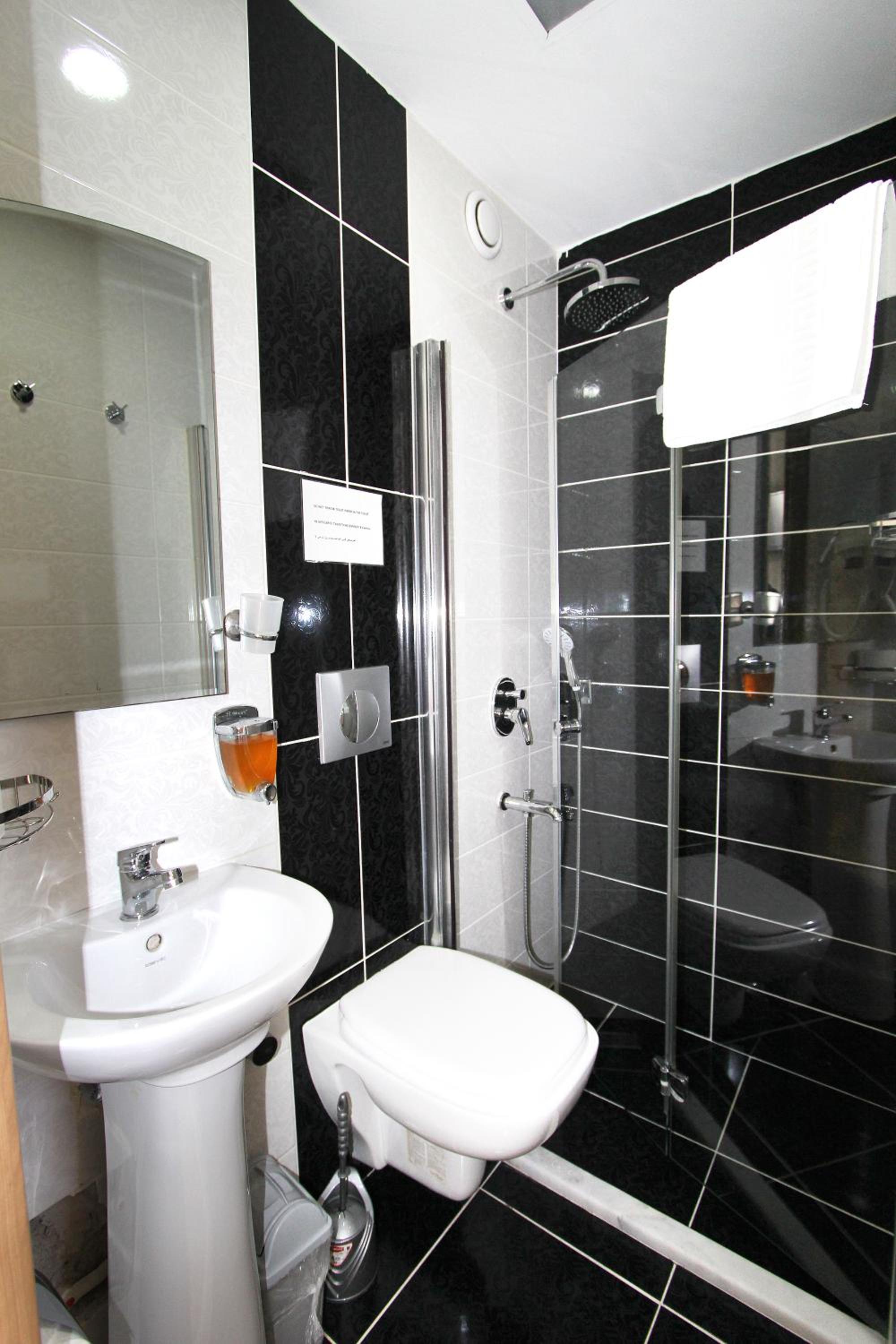 Standard Triple Room photo 3