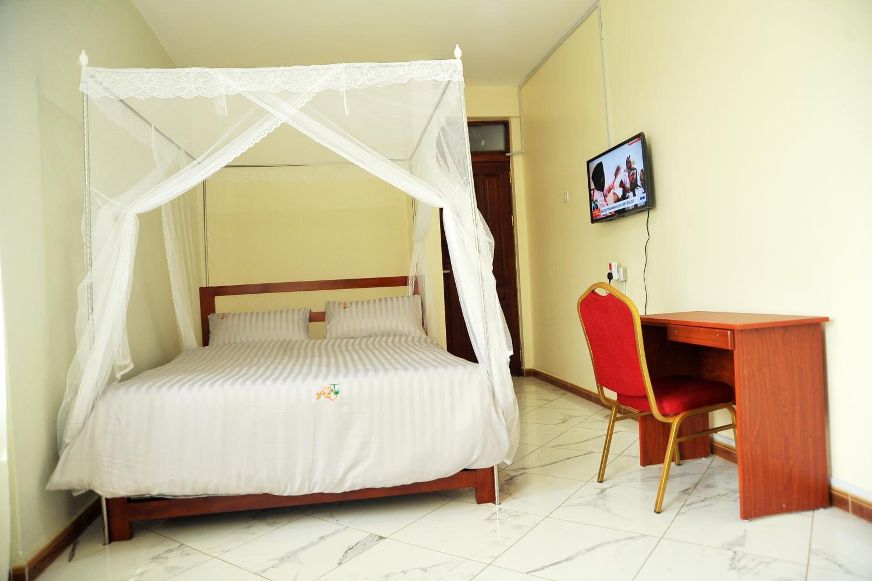 Single Room With Shared Bathroom photo 2
