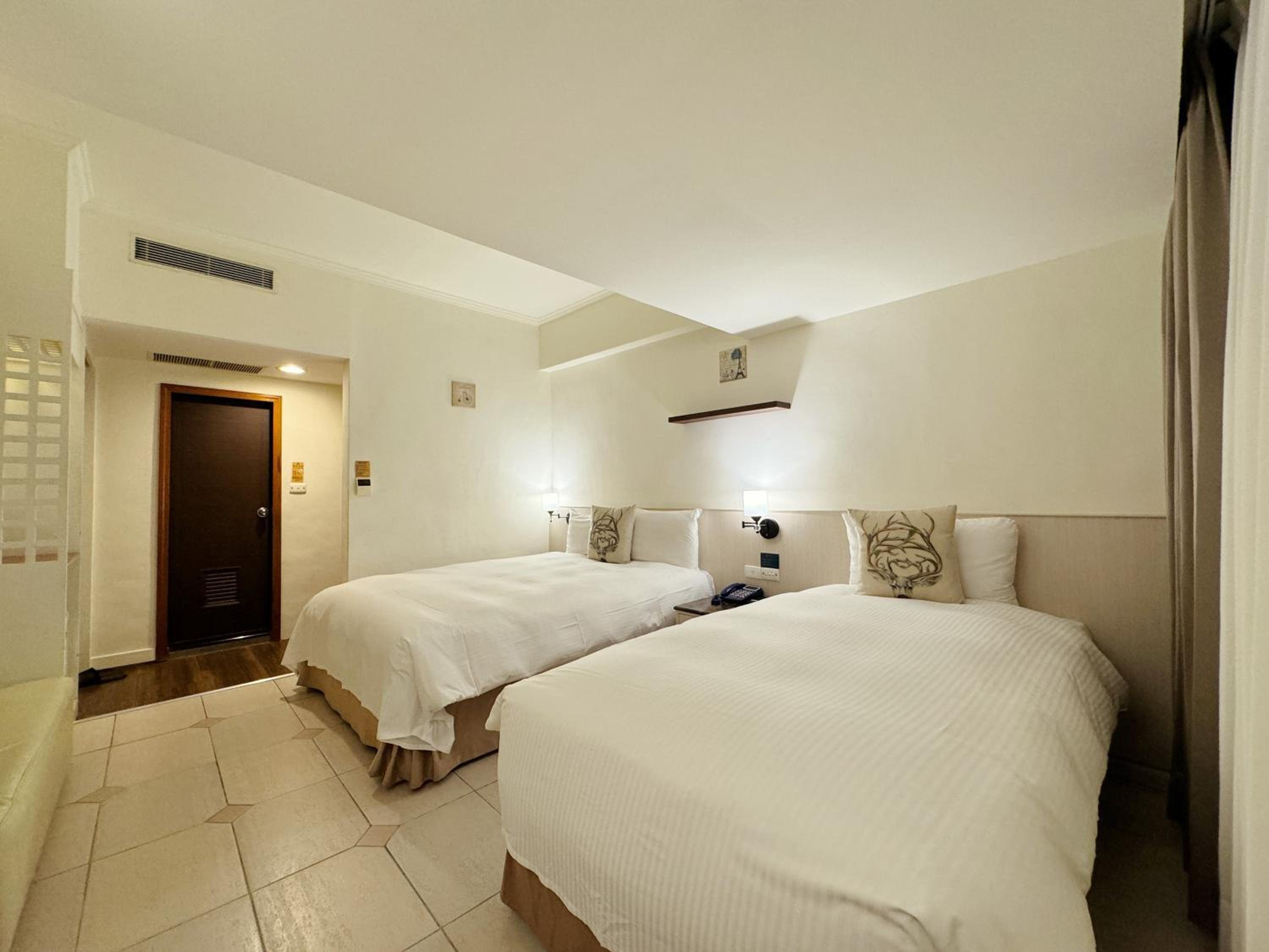 Superior Triple Room photo 2