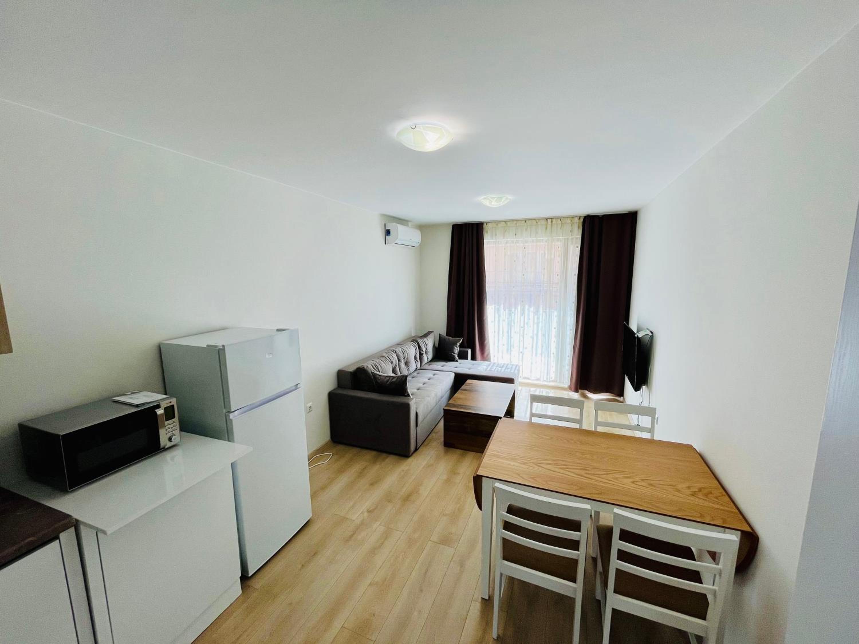 One-Bedroom Apartment photo 3