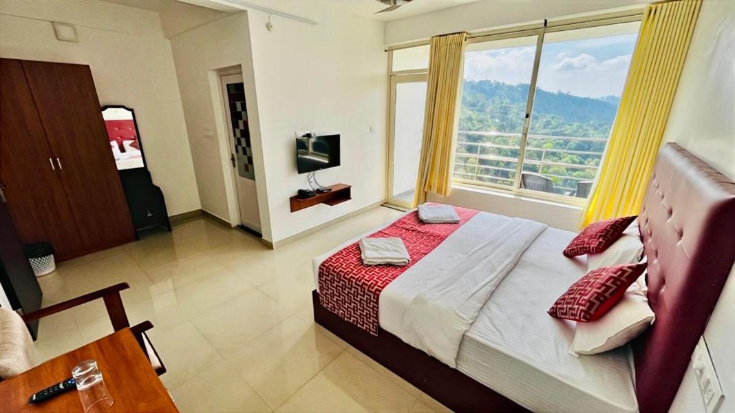 Deluxe Double Room With Balcony photo 3