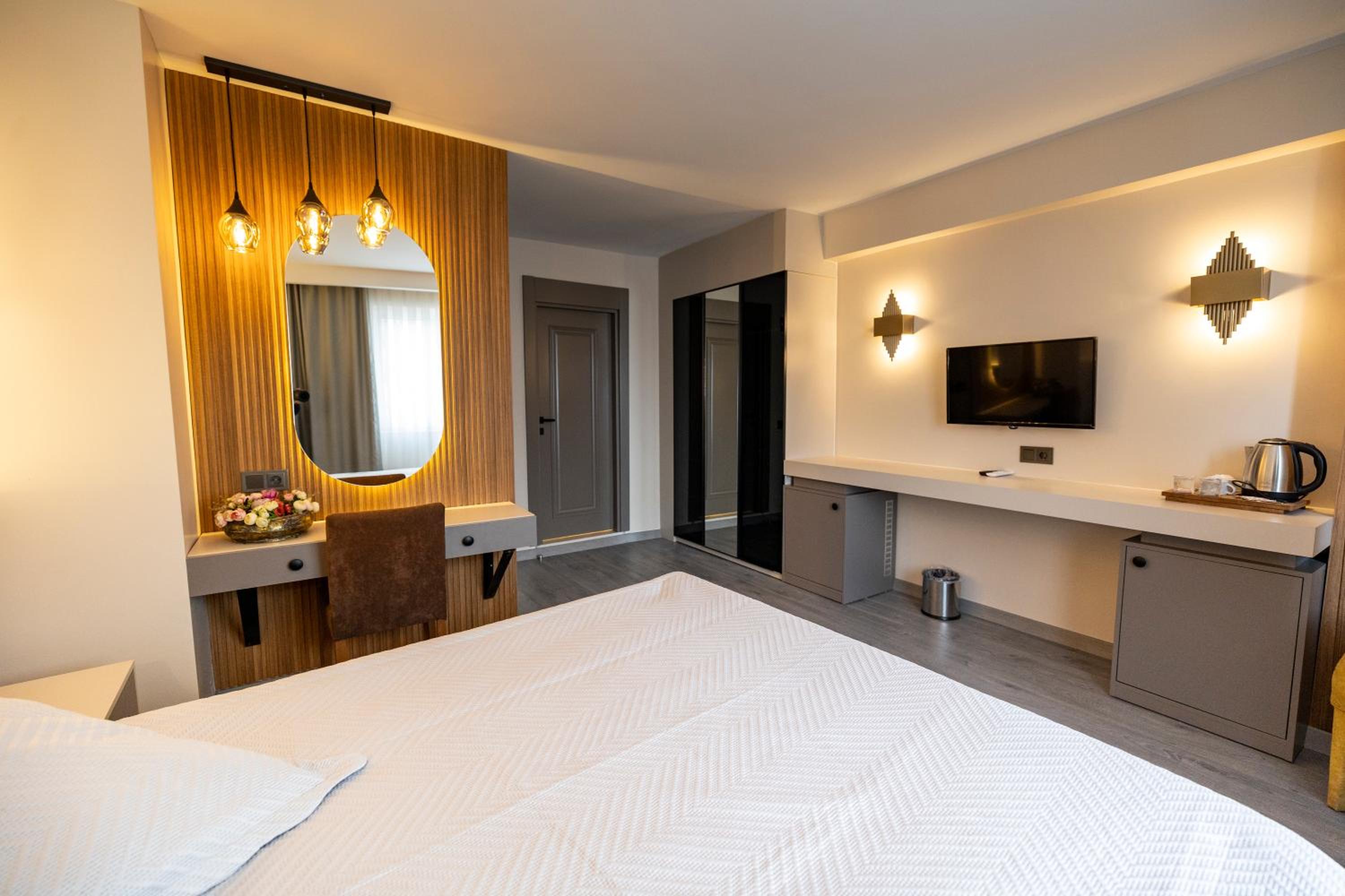 Large Double Room photo 1