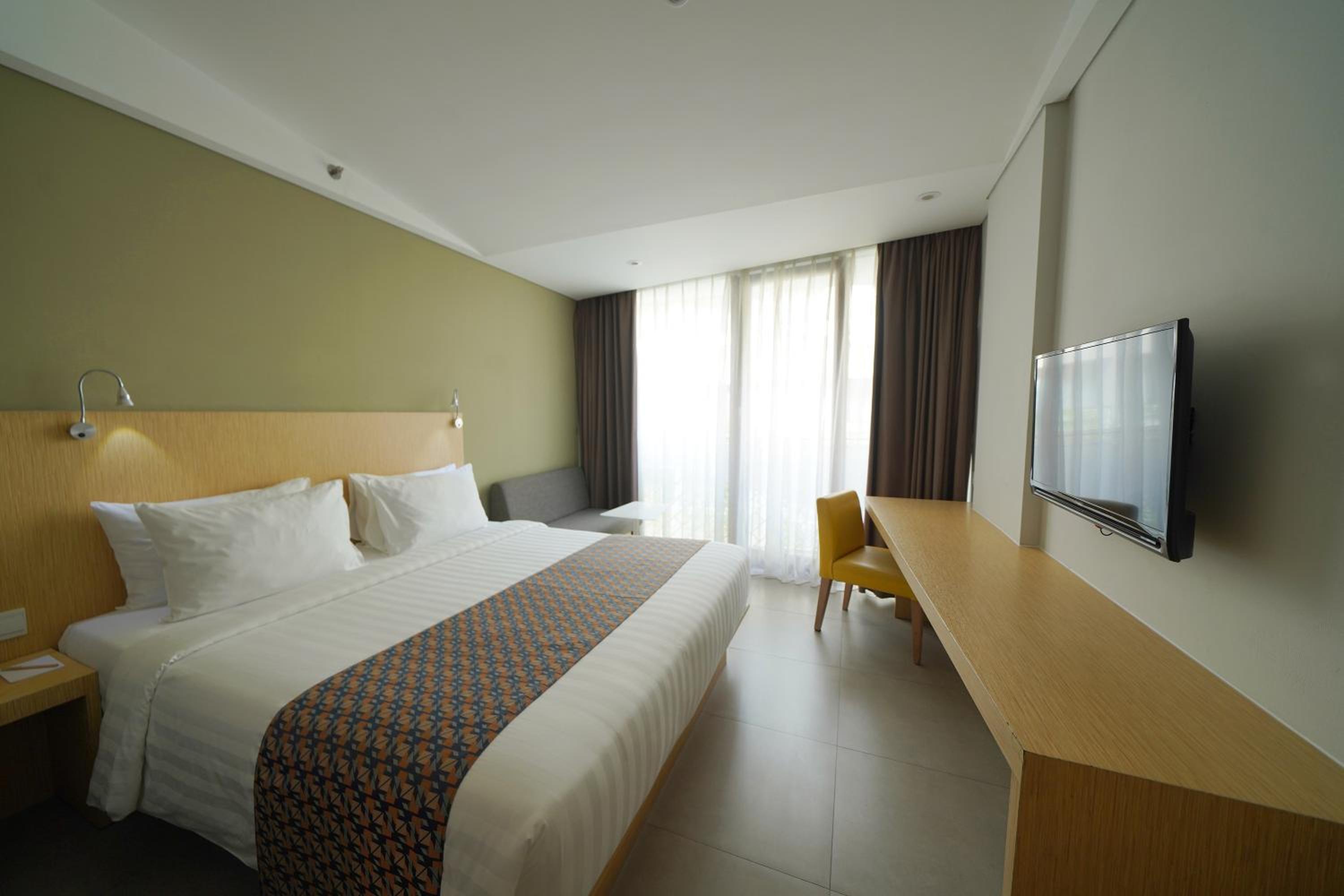 Deluxe King Room photo 2