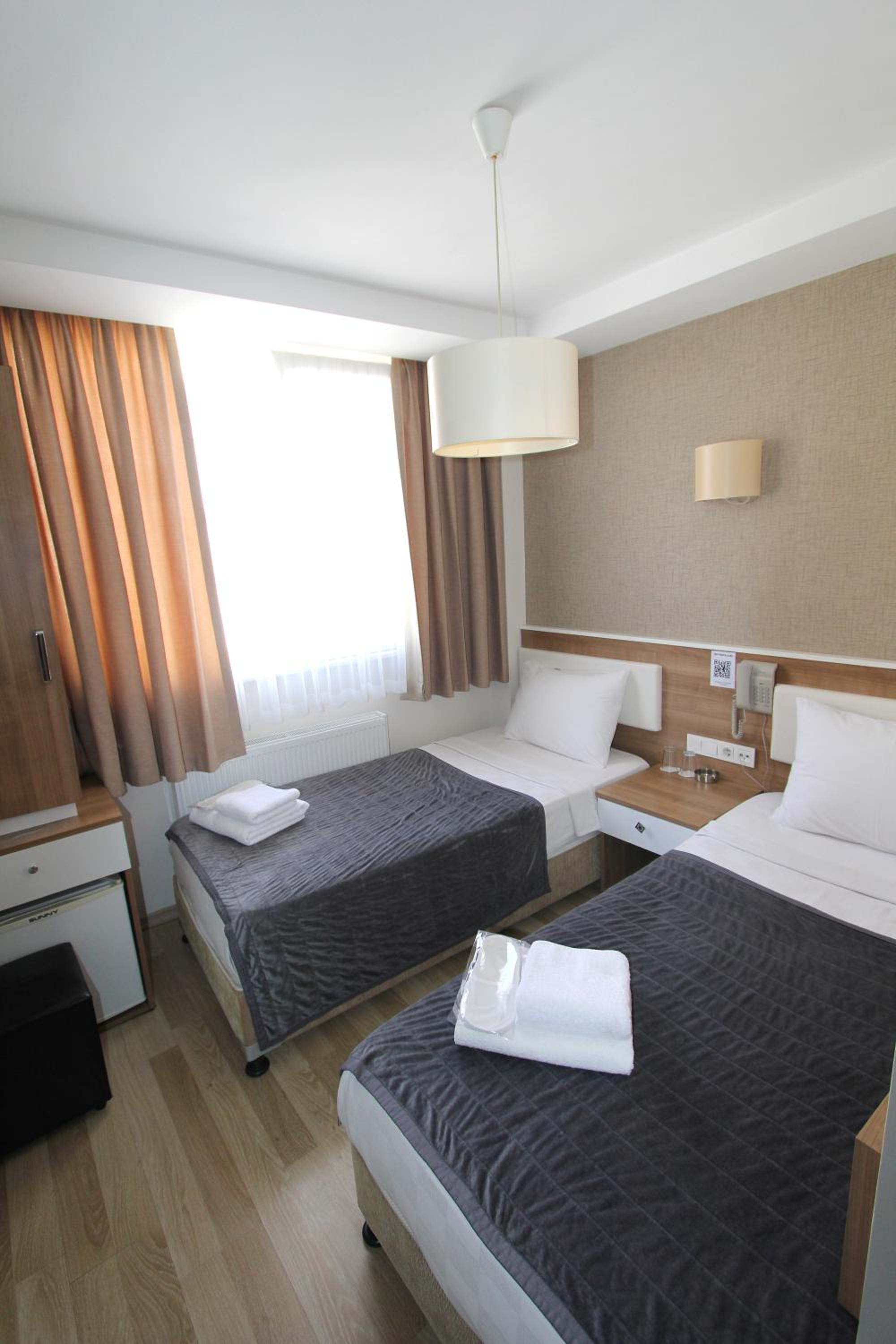 Twin Room with City View photo 1