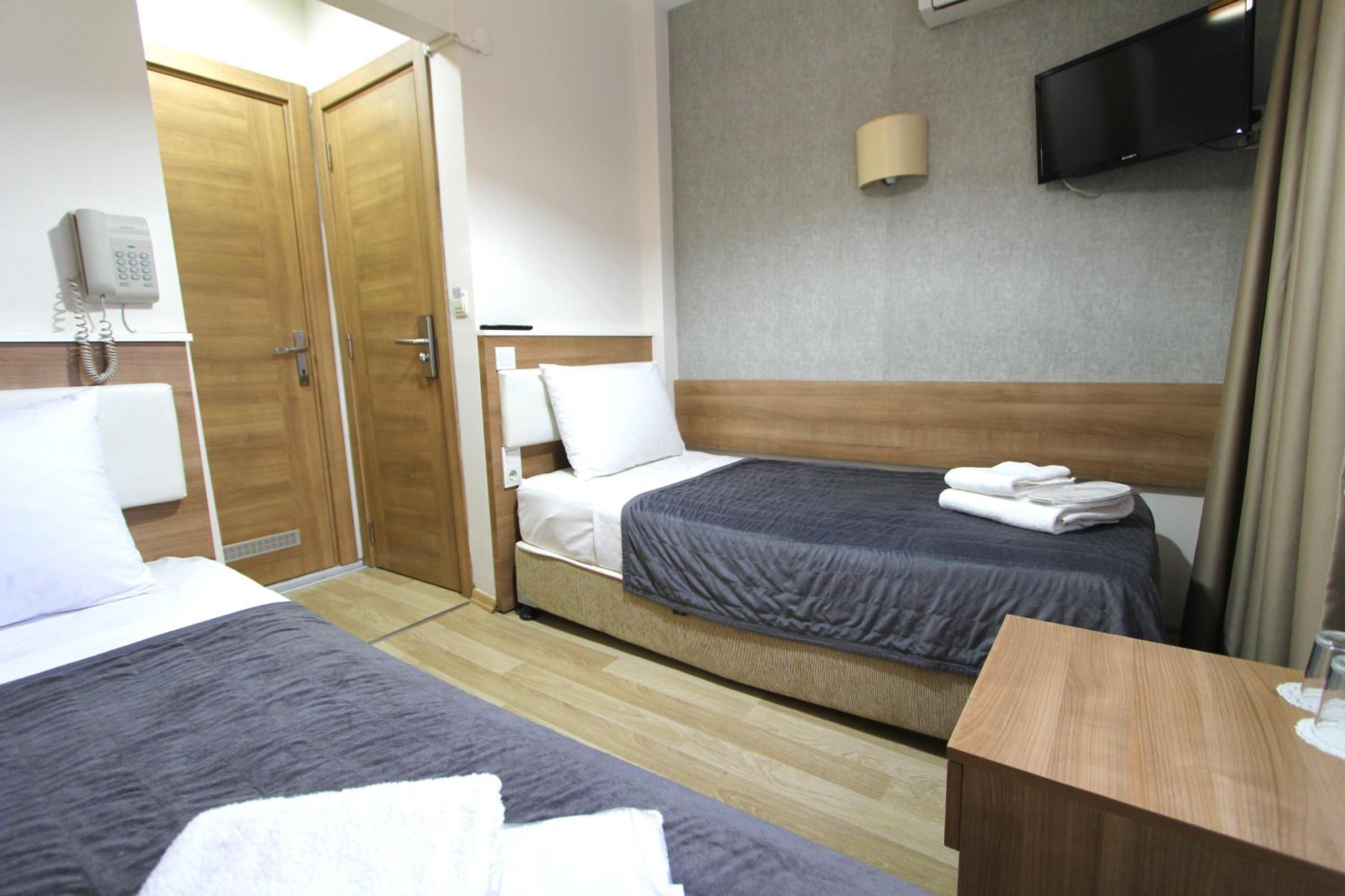 Standard Twin Room photo 3