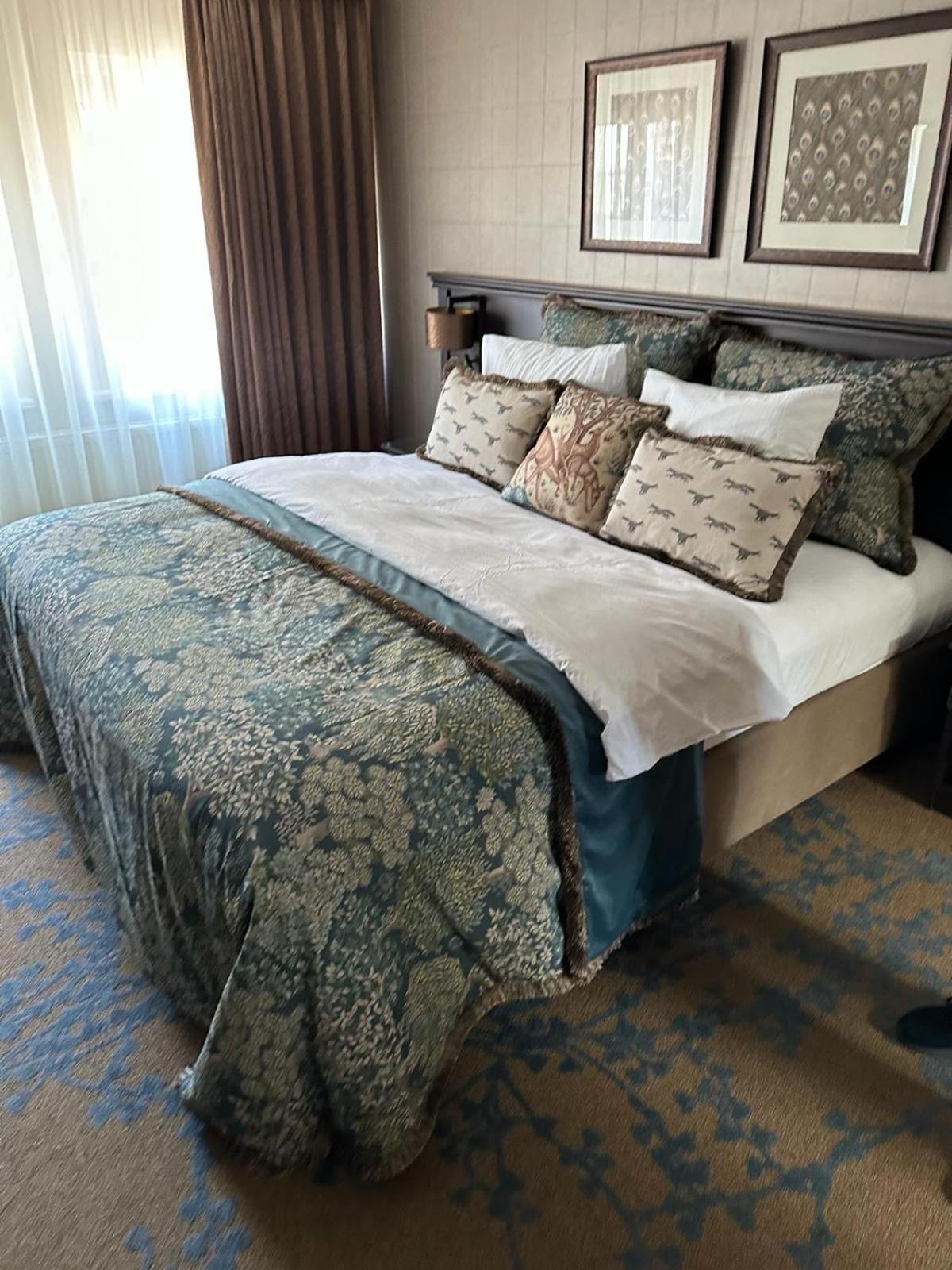 Small Deluxe Queen Room photo 3
