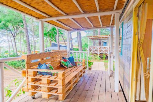 Mobile Home Family (6 Adults) photo 1