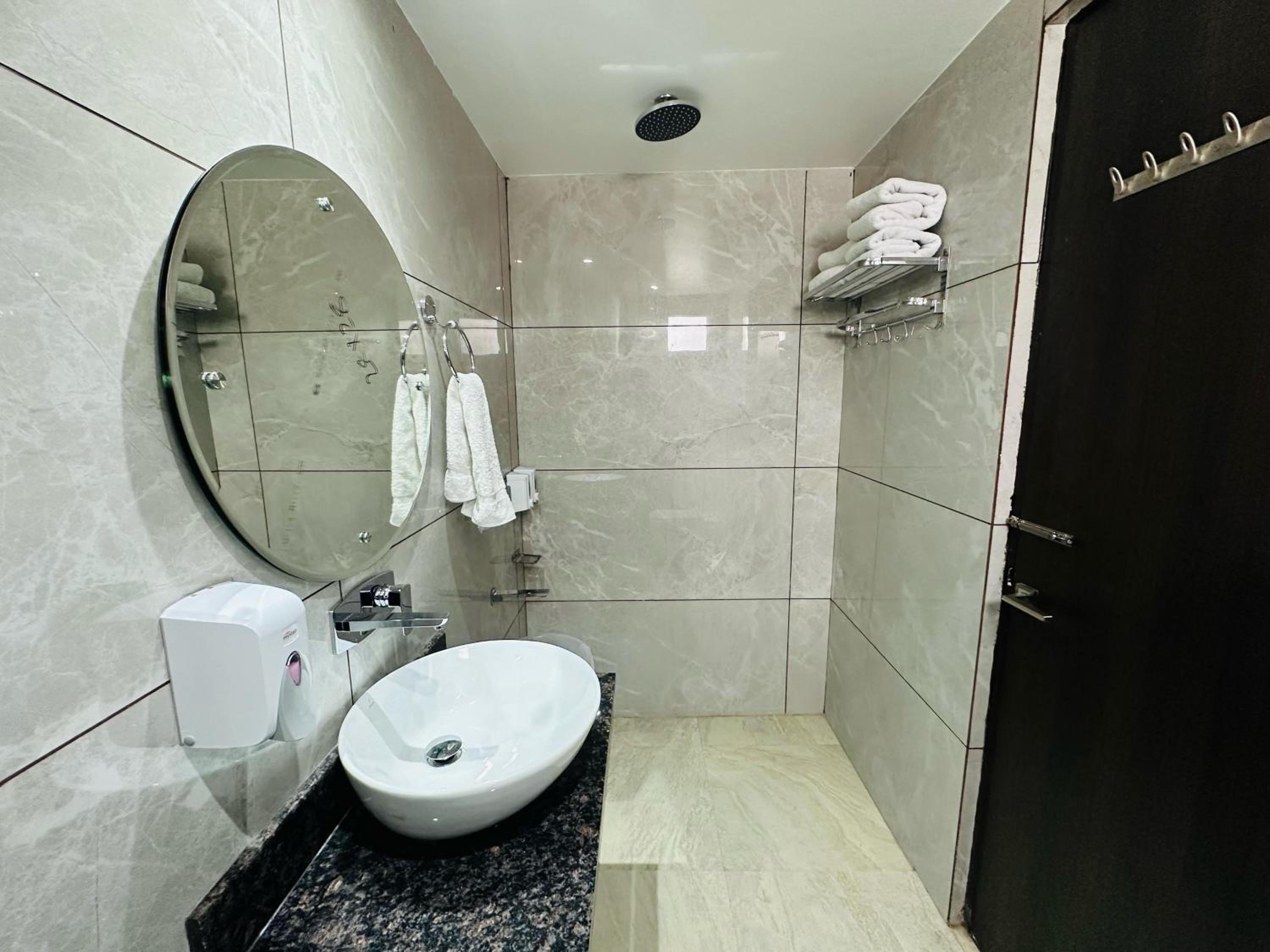 Deluxe Triple Room - Photo 4