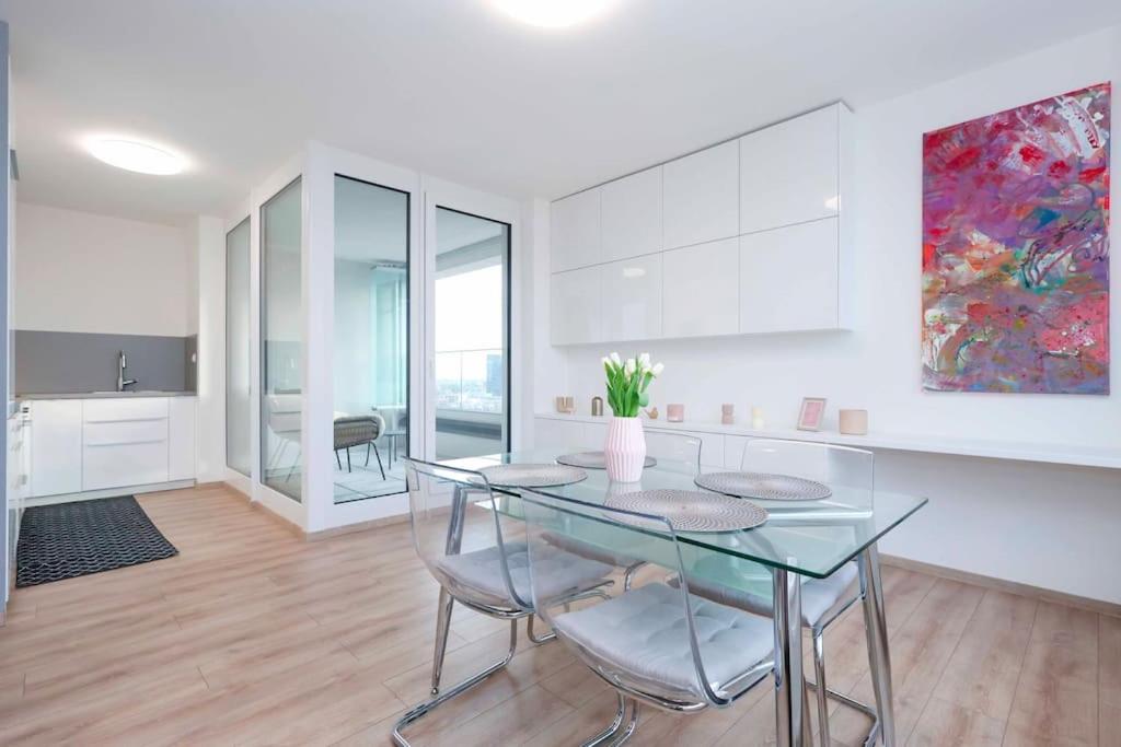 Superior Apartment with City View photo 2