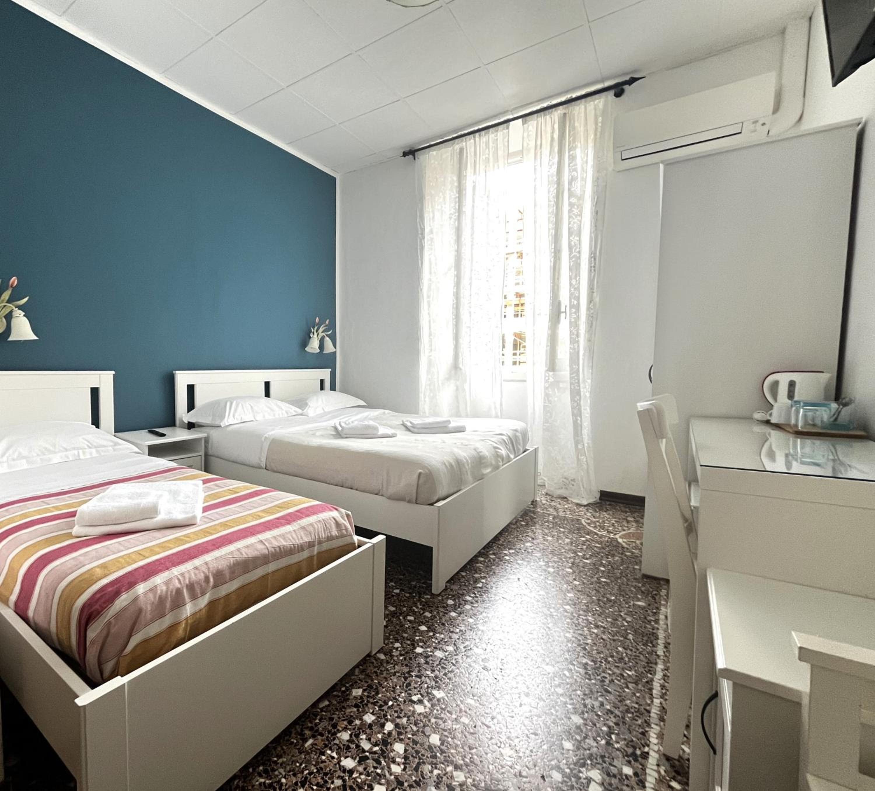 Basic Triple Room photo 2