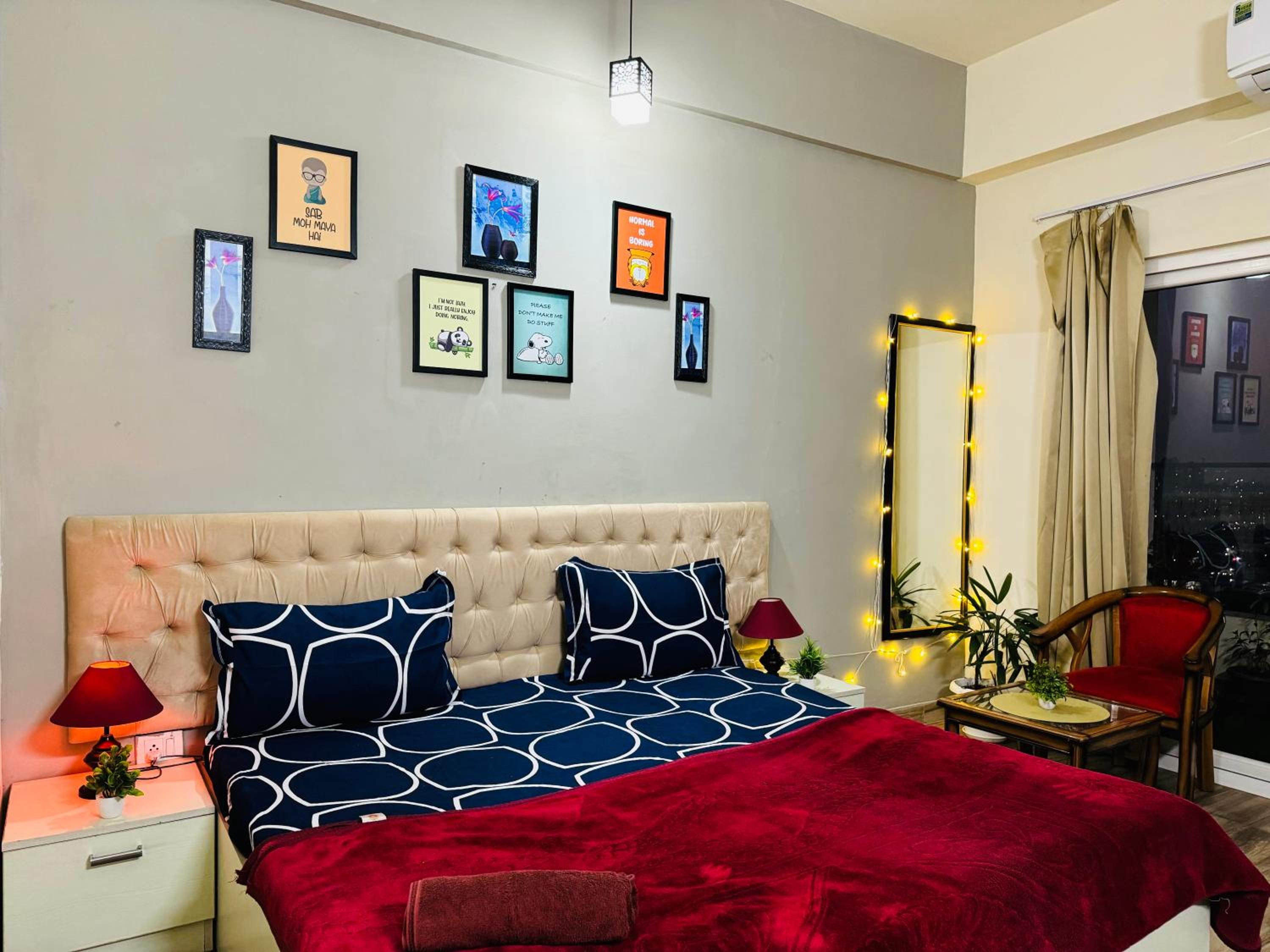 One-Bedroom Apartment photo 1