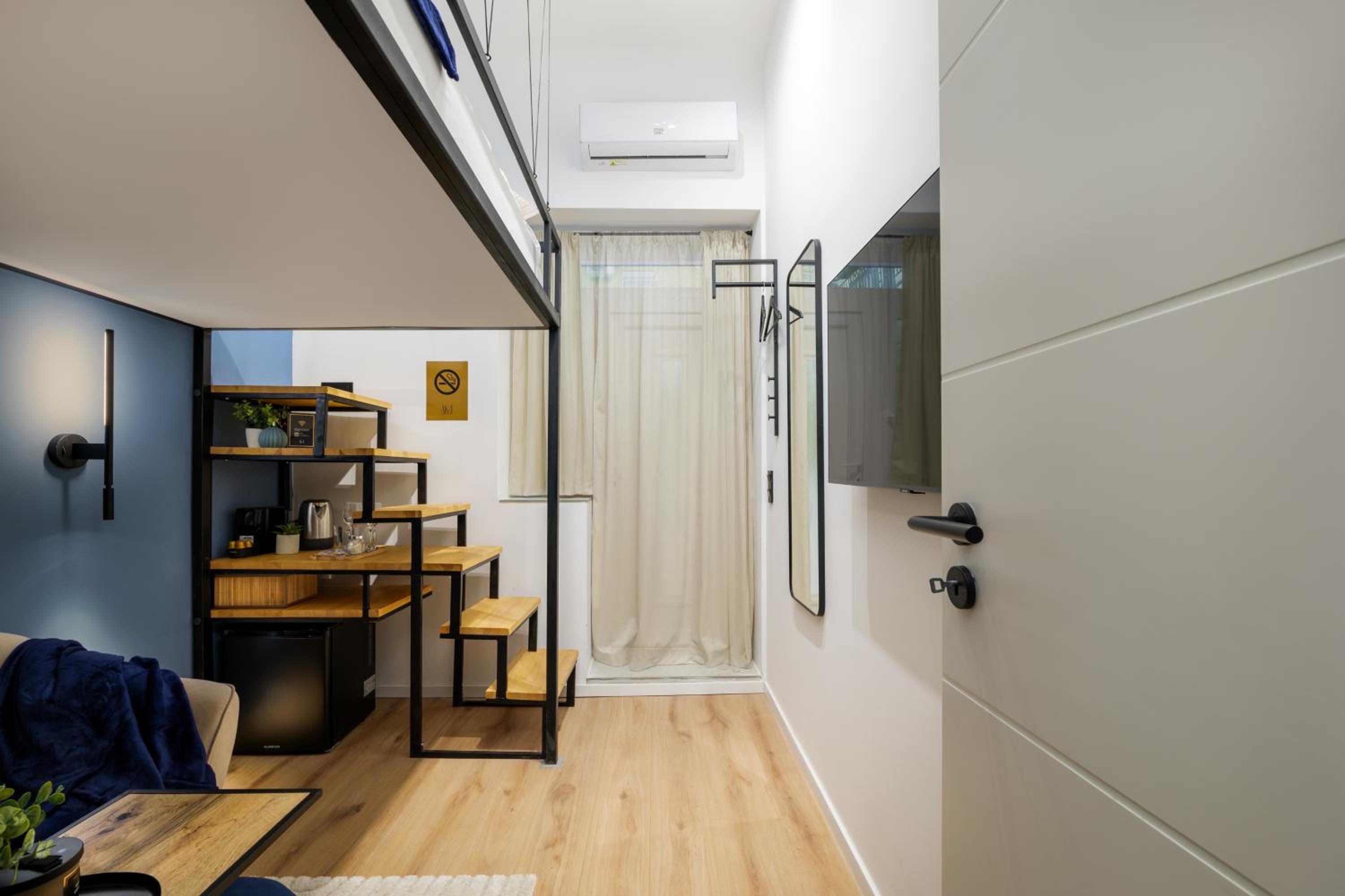 Small Double Room - Photo 8