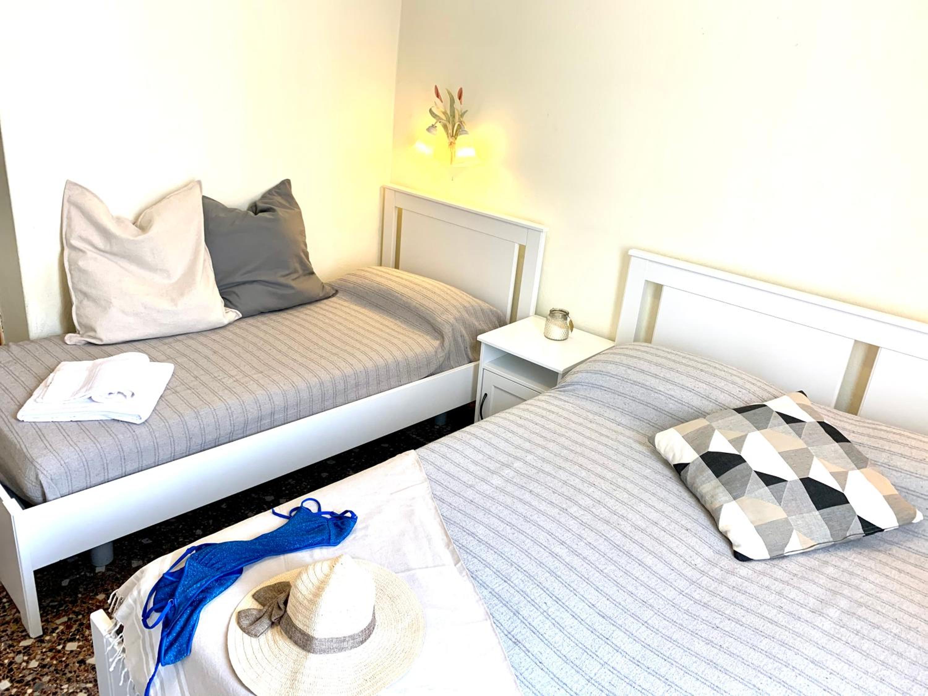 Basic Triple Room photo 1