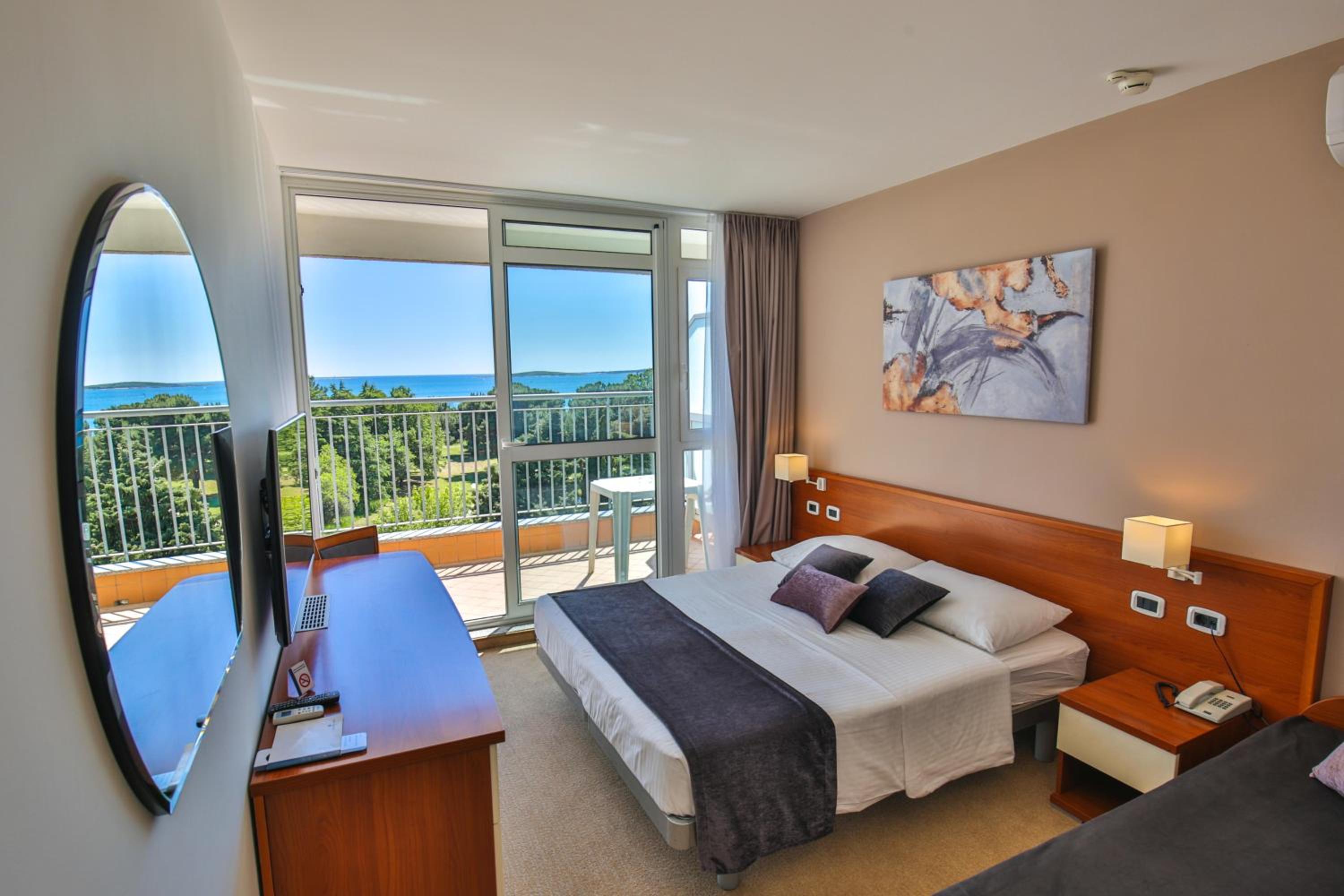 Triple Room with Balcony - Sea Side - Photo 2