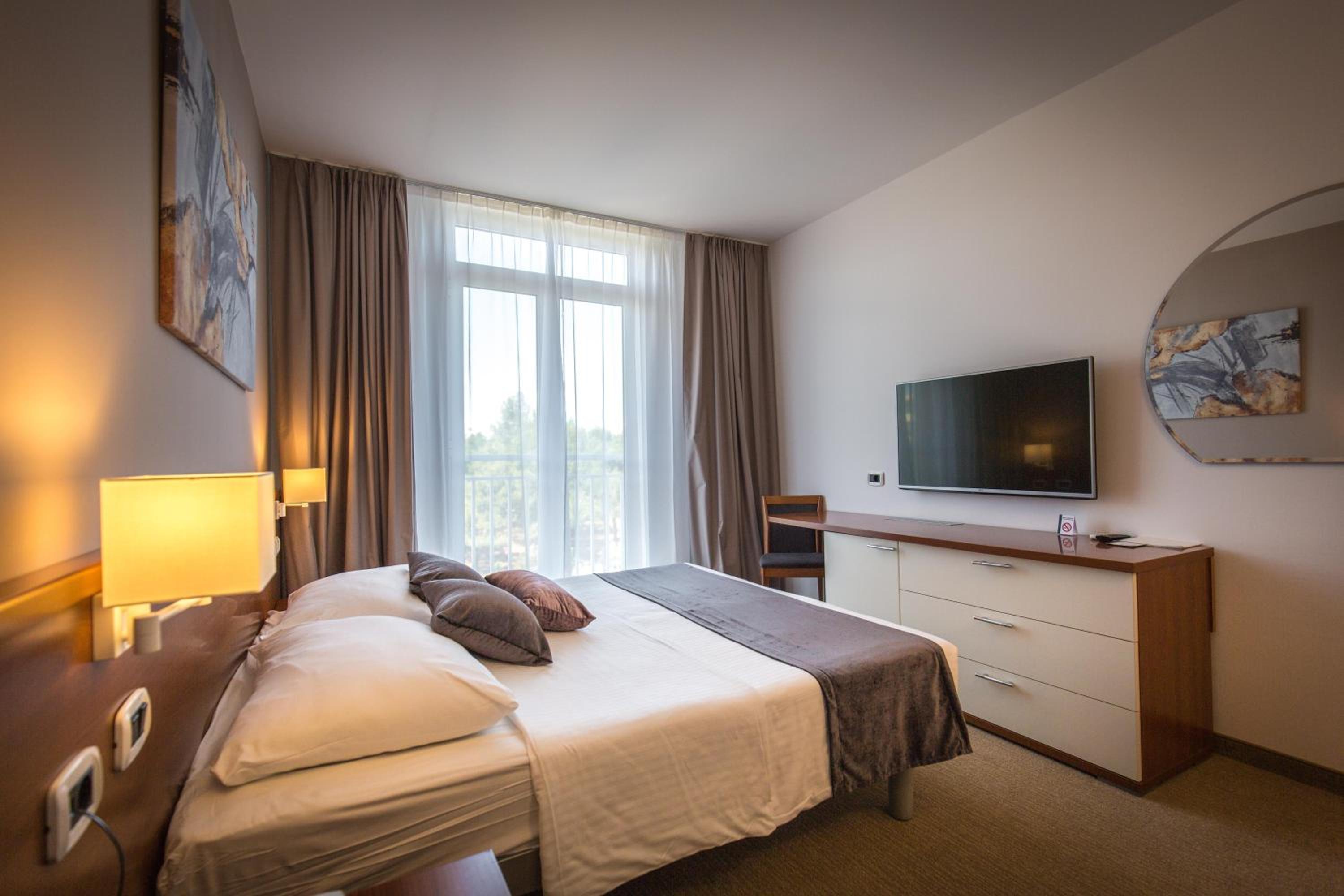 Double Room - Photo 1