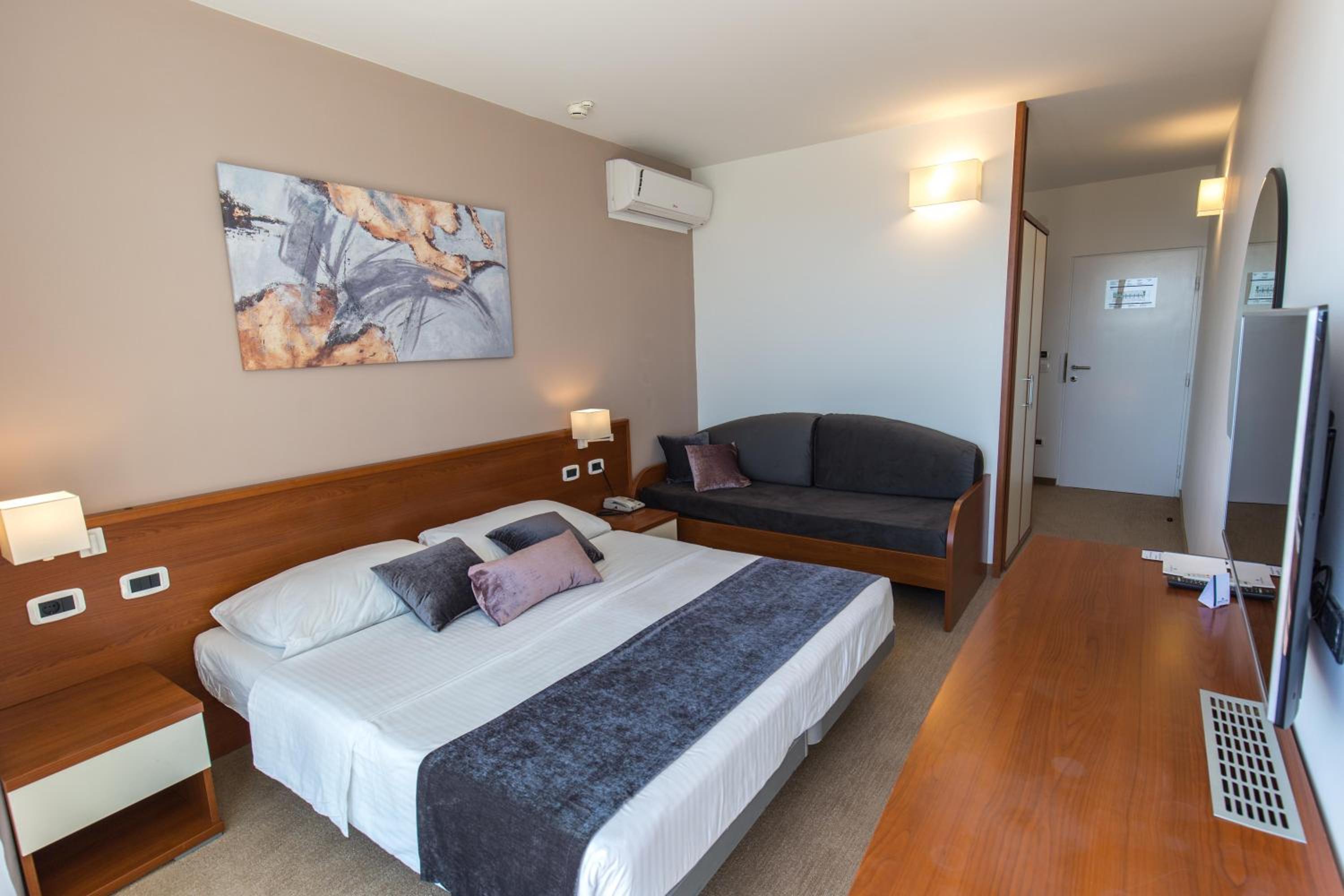 Triple Room - Photo 5