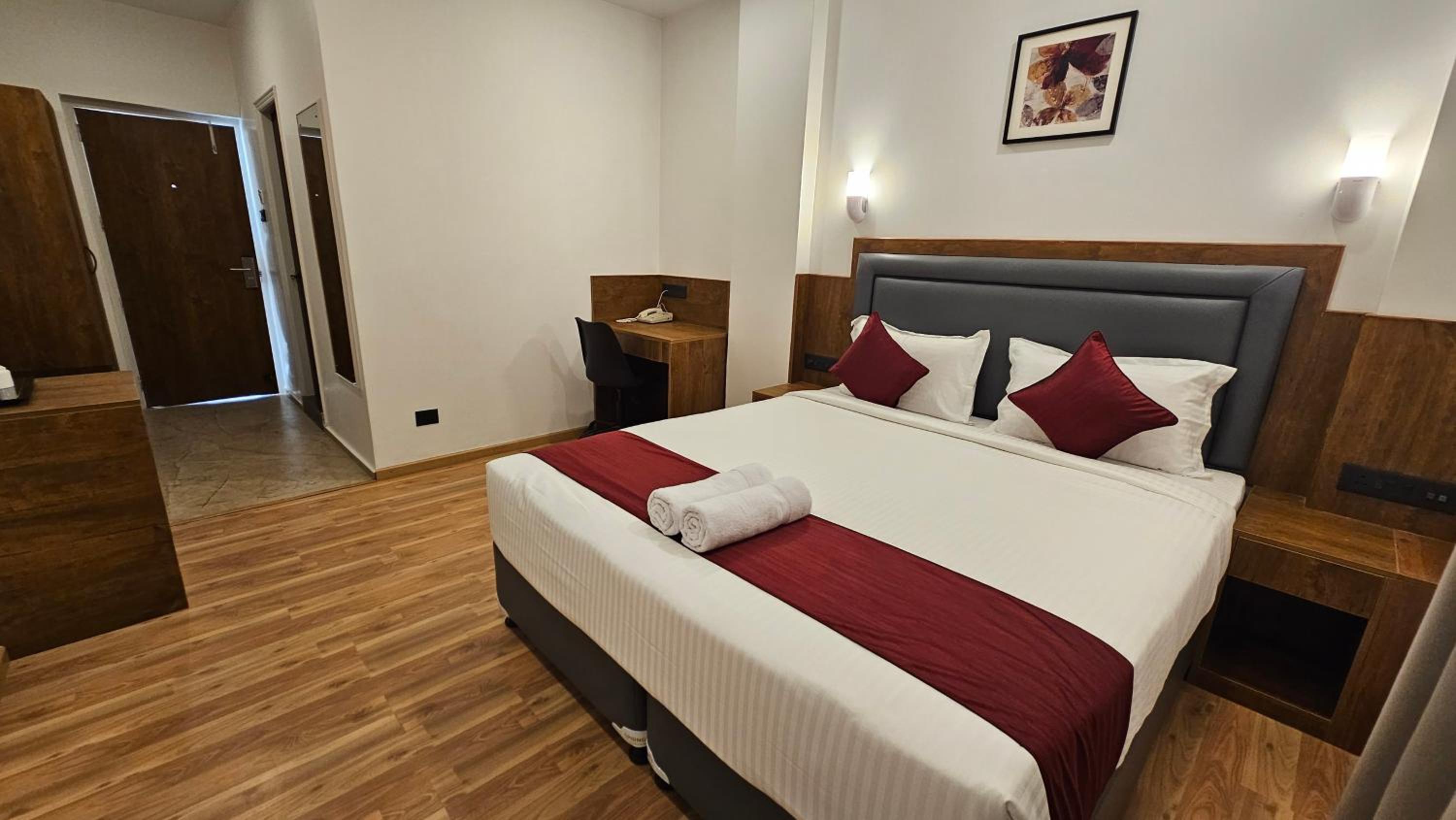 Deluxe Room - Photo 3