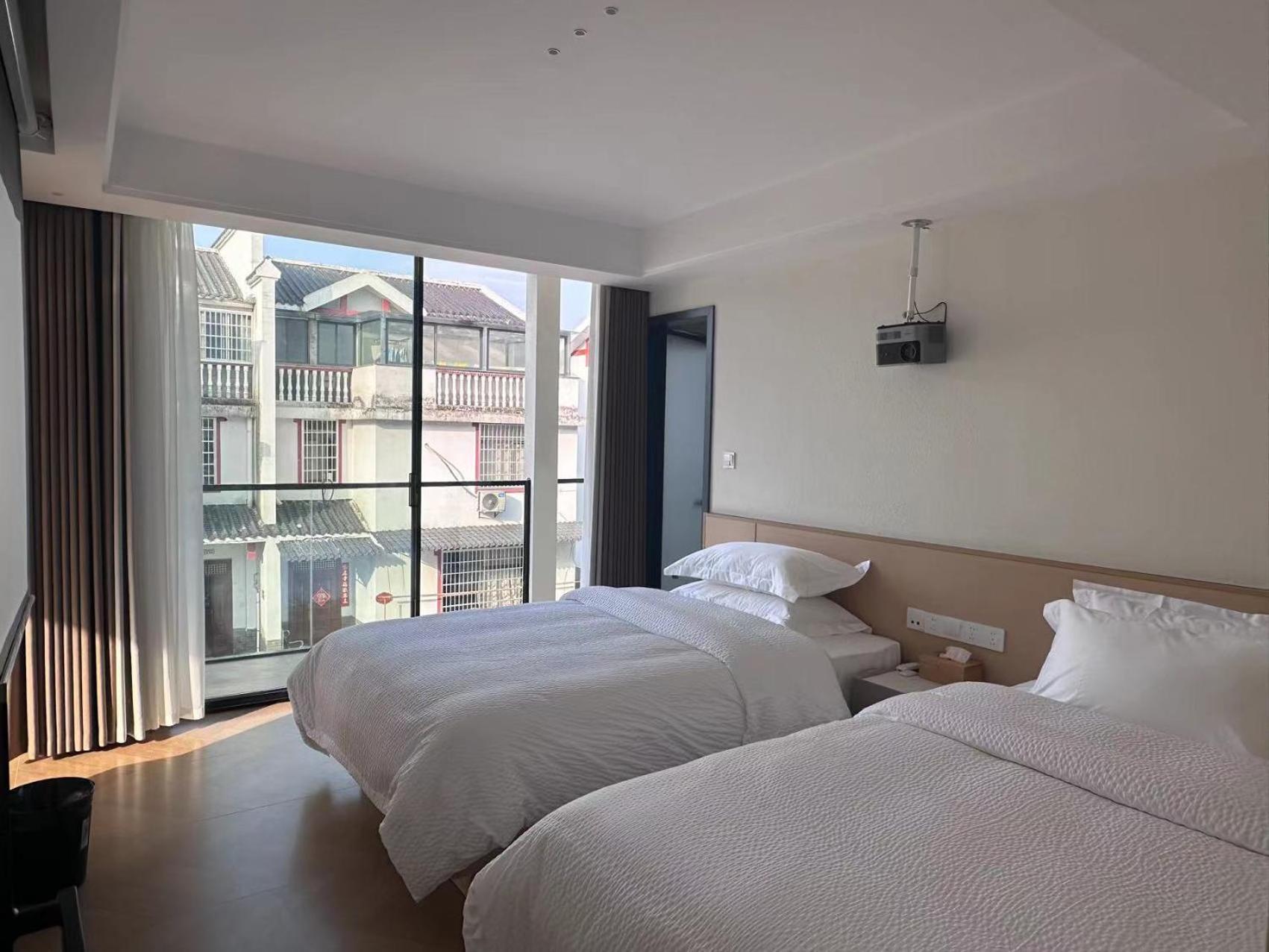 Deluxe Quadruple Room photo 2