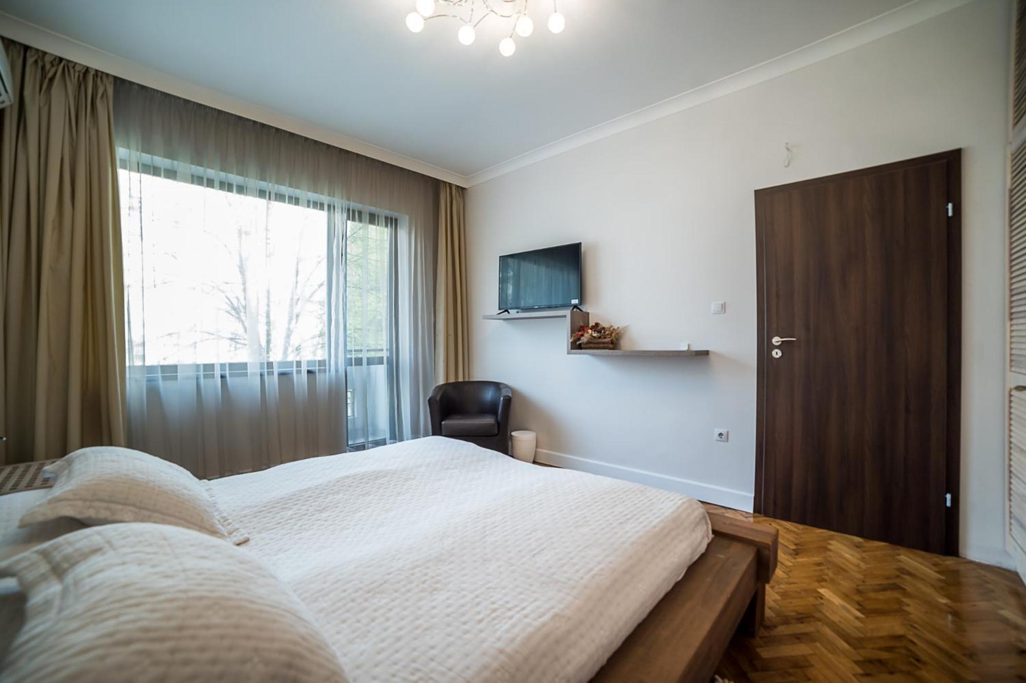 Two-Bedroom Apartment - Photo 9