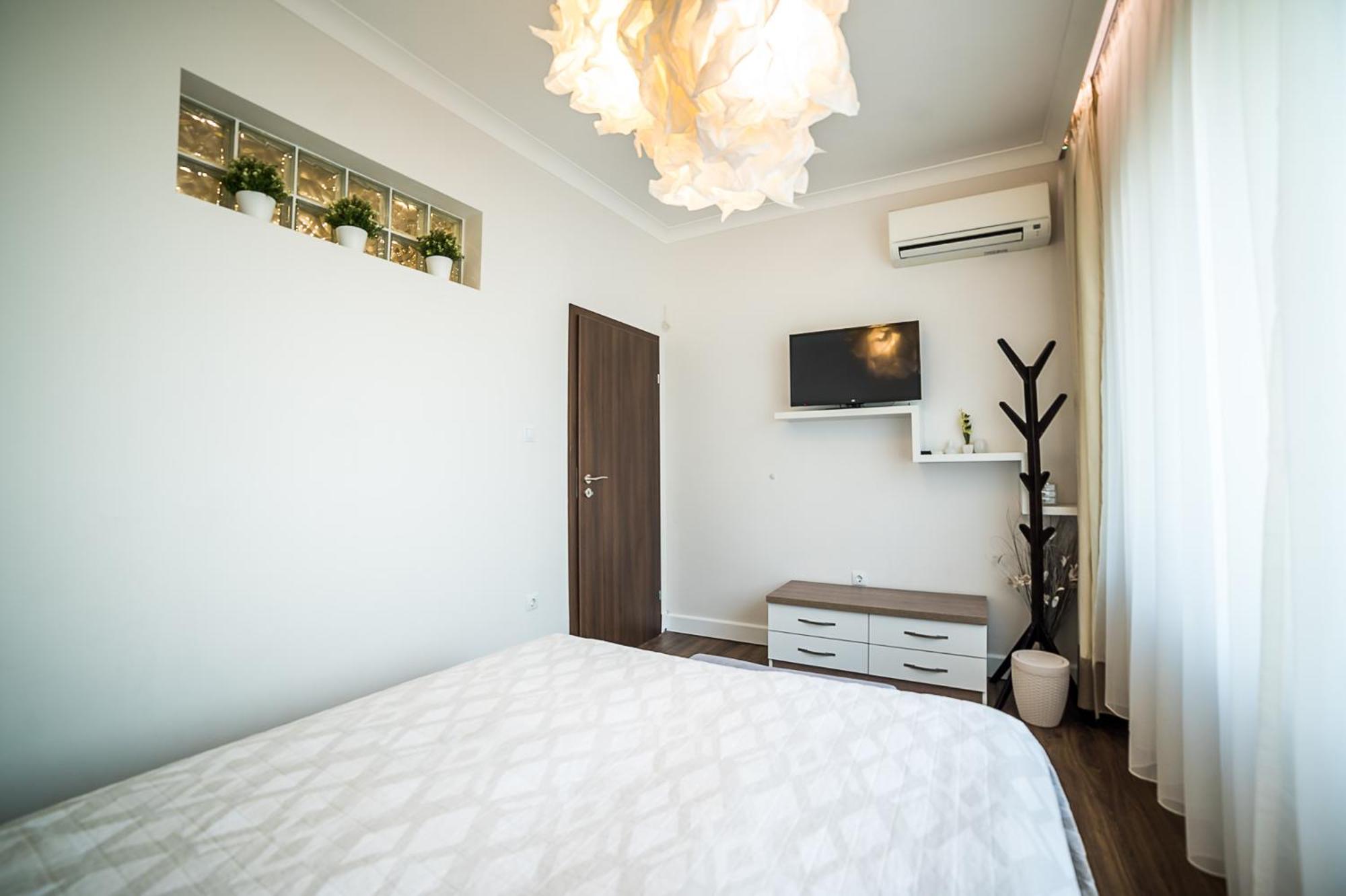 Two-Bedroom Apartment - Photo 24