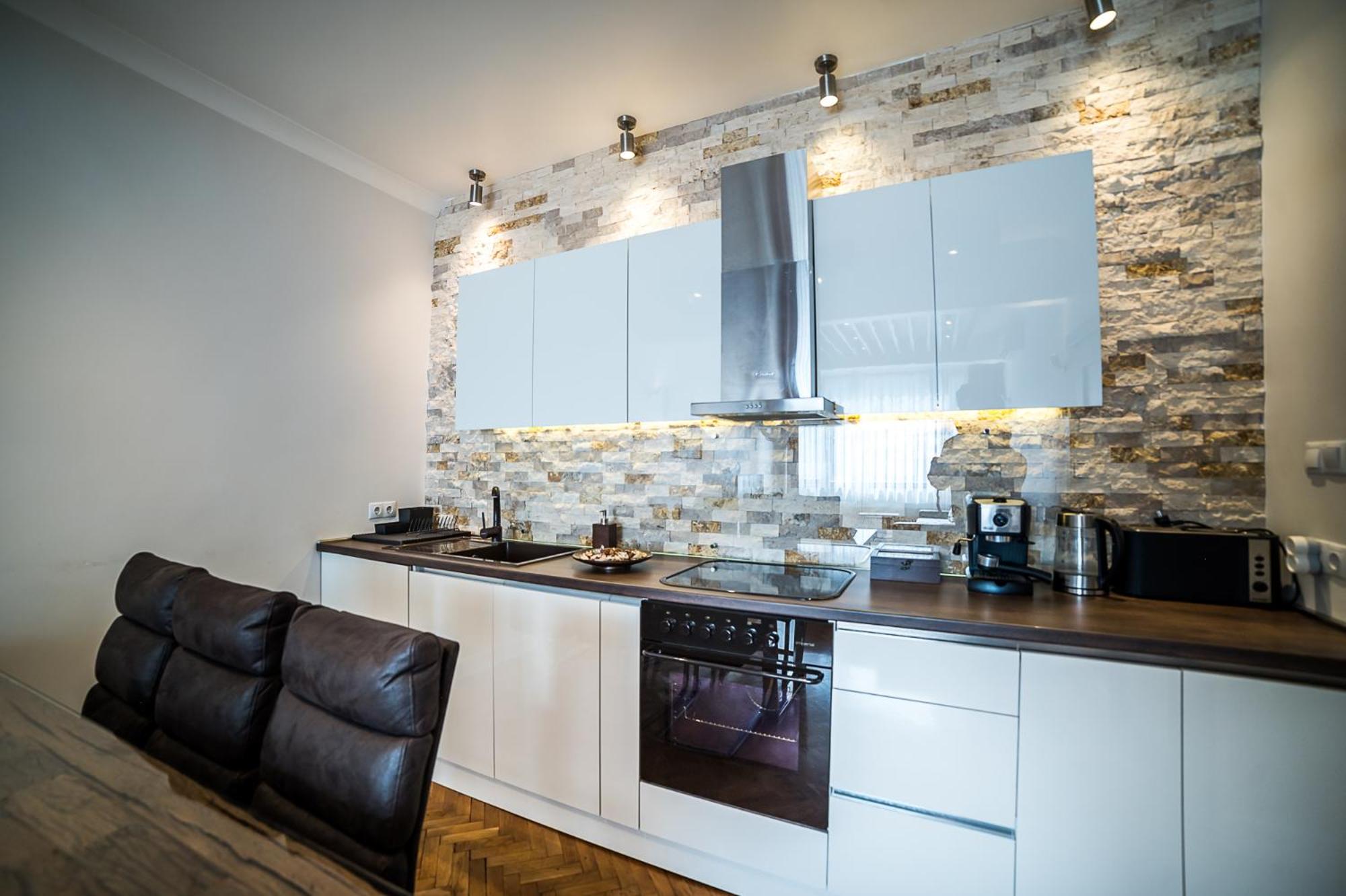 Two-Bedroom Apartment - Photo 21