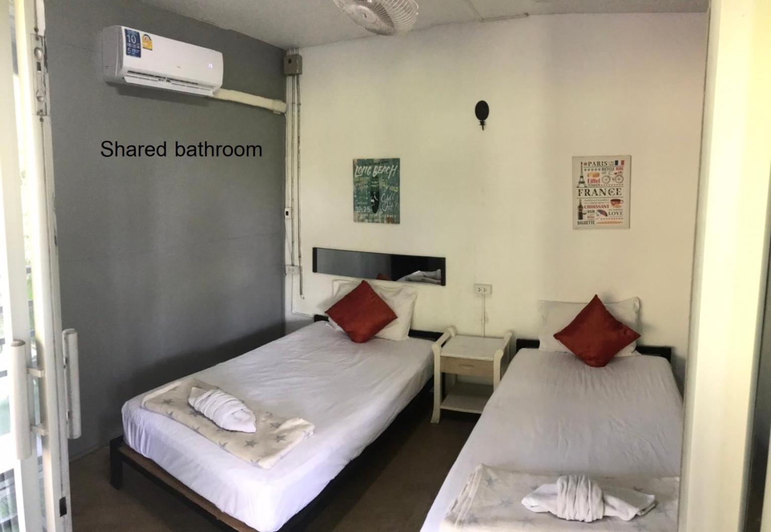 Economy Twin Room photo 1