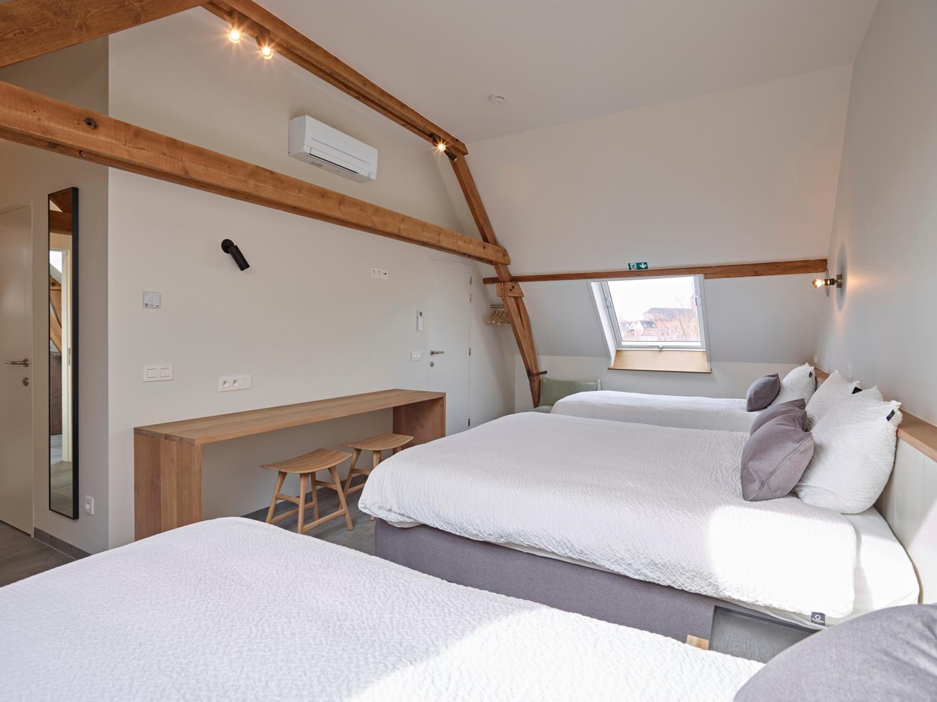 Four-Bedroom House photo 1
