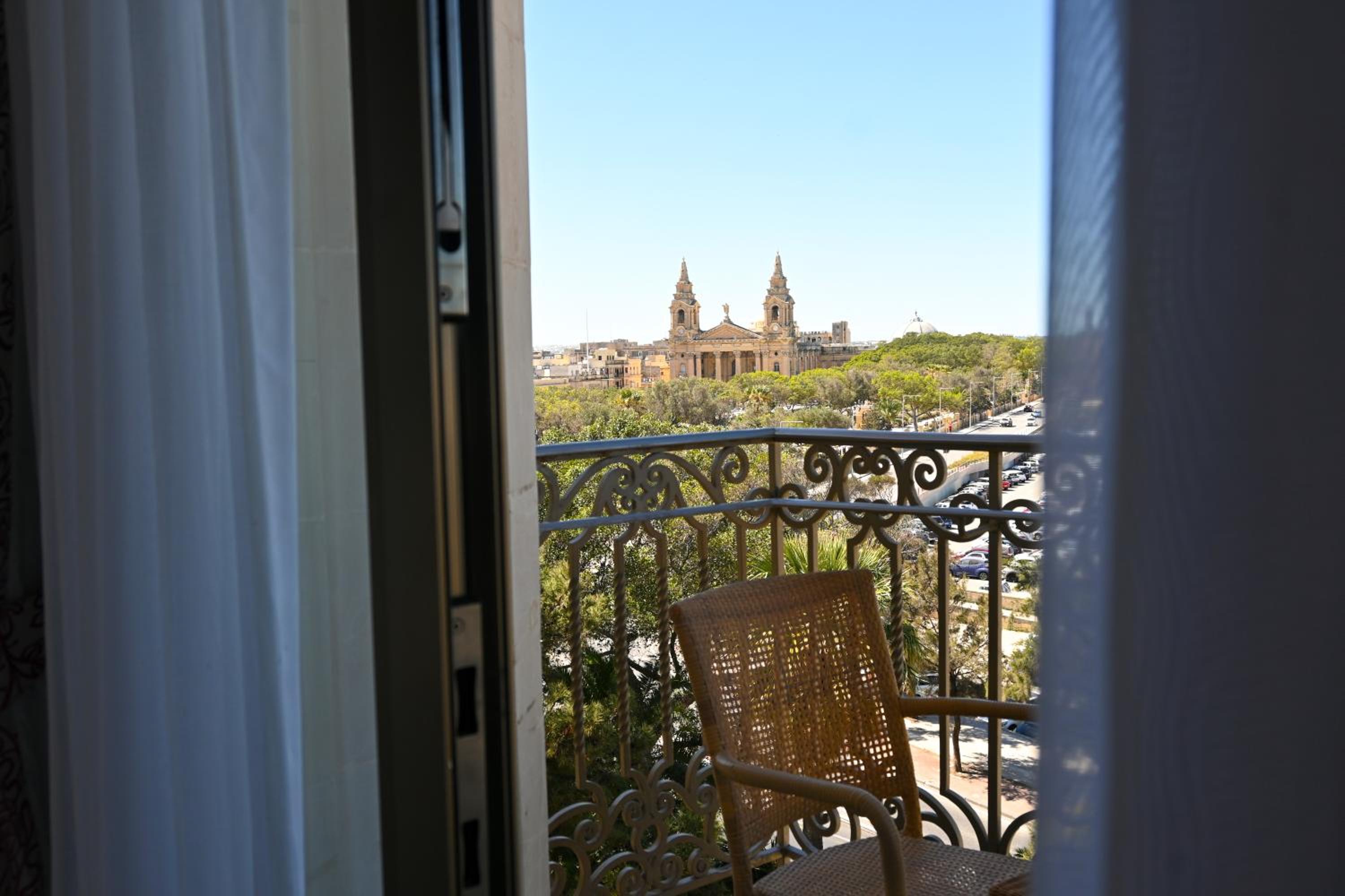Balcony & Terrace