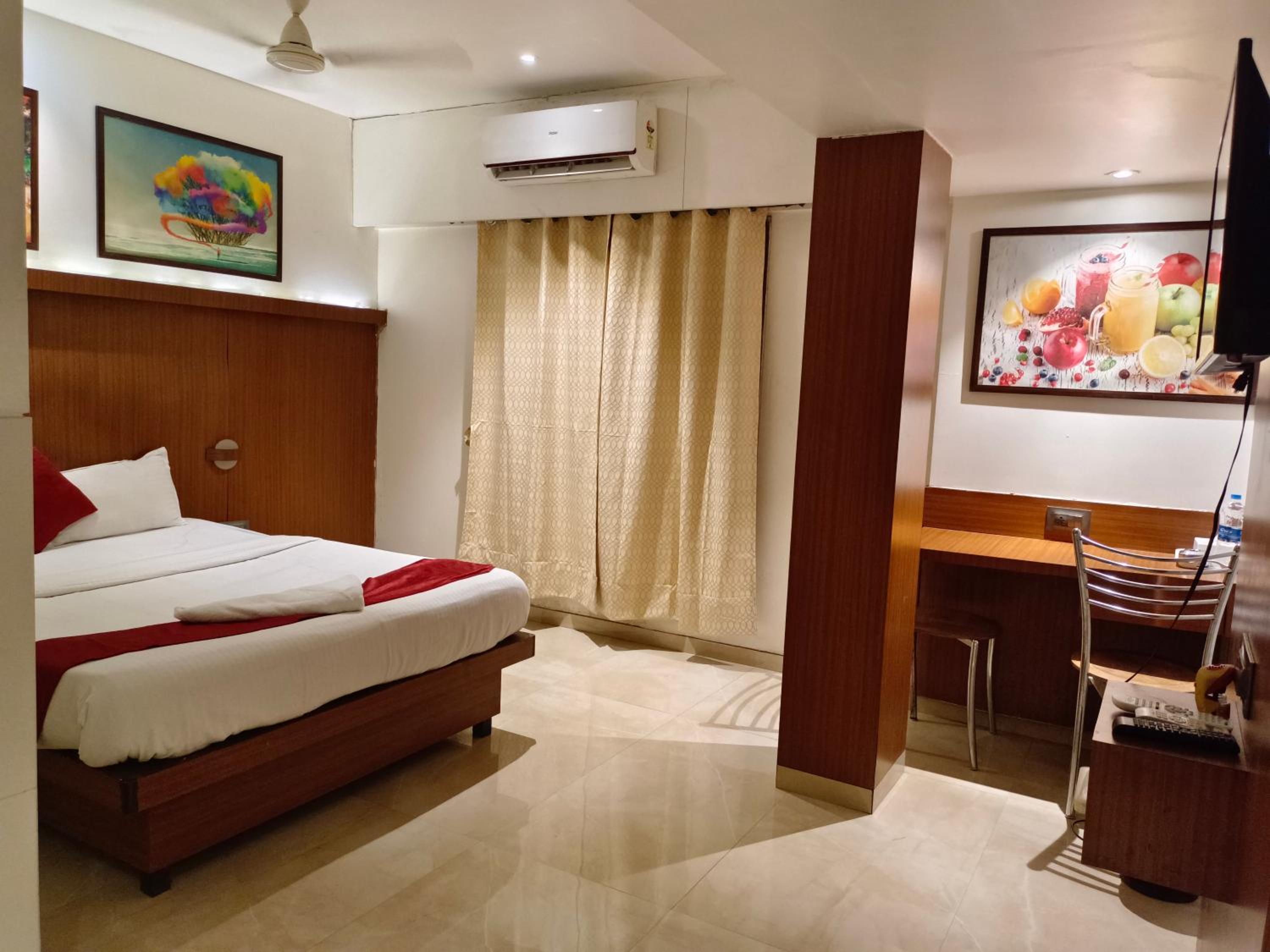 Deluxe Double Room - Photo 10