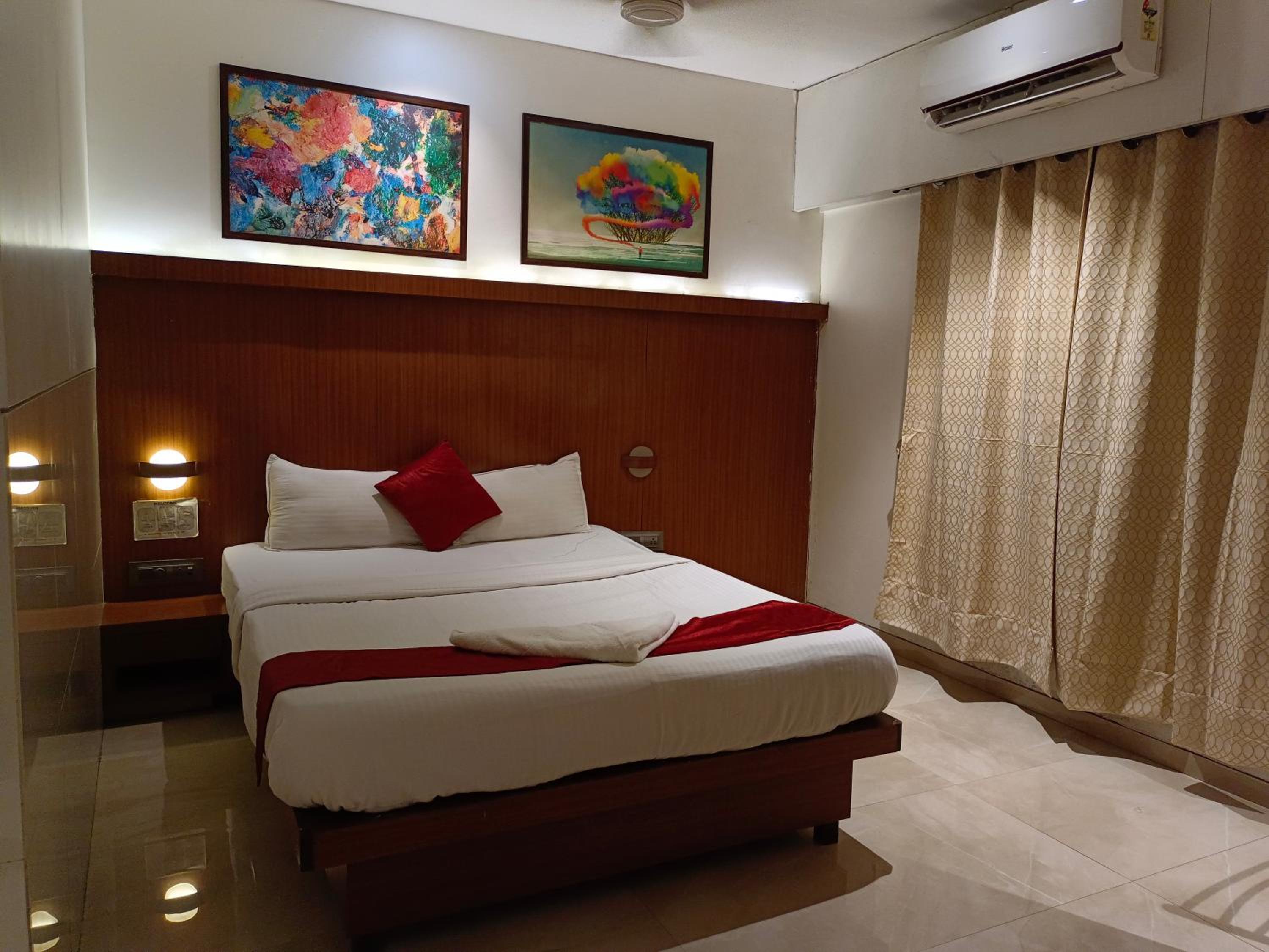 Deluxe Double Room - Photo 8