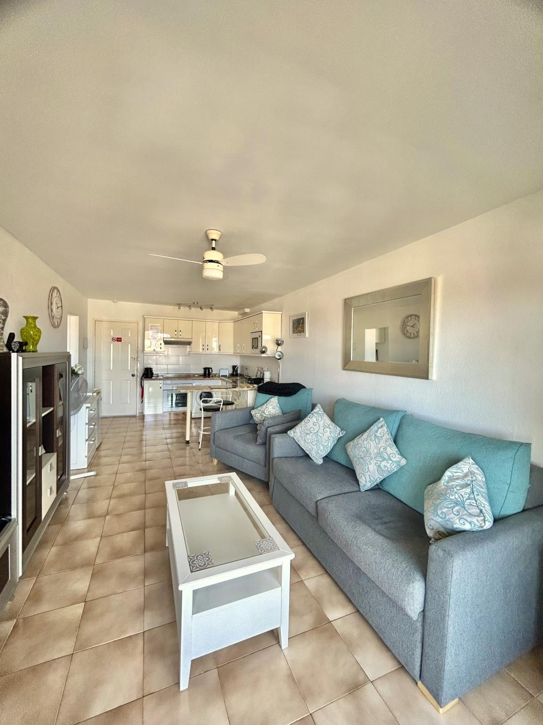 Apartamento con Balcón