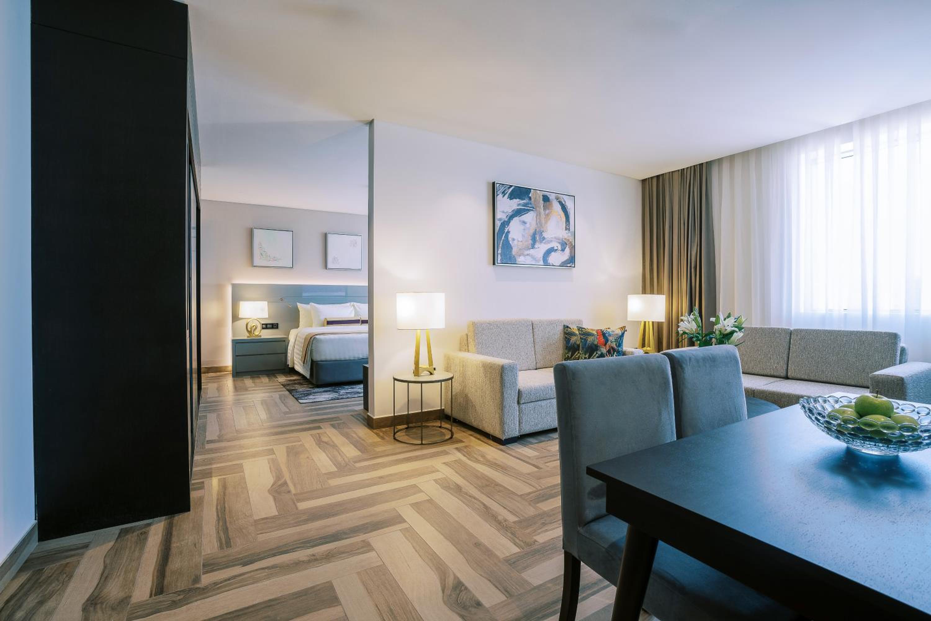 One Bedroom Executive Suite - 15% off on F&B shuttle to Deira City Center, Al Ghurair Mall & La Mer Beach