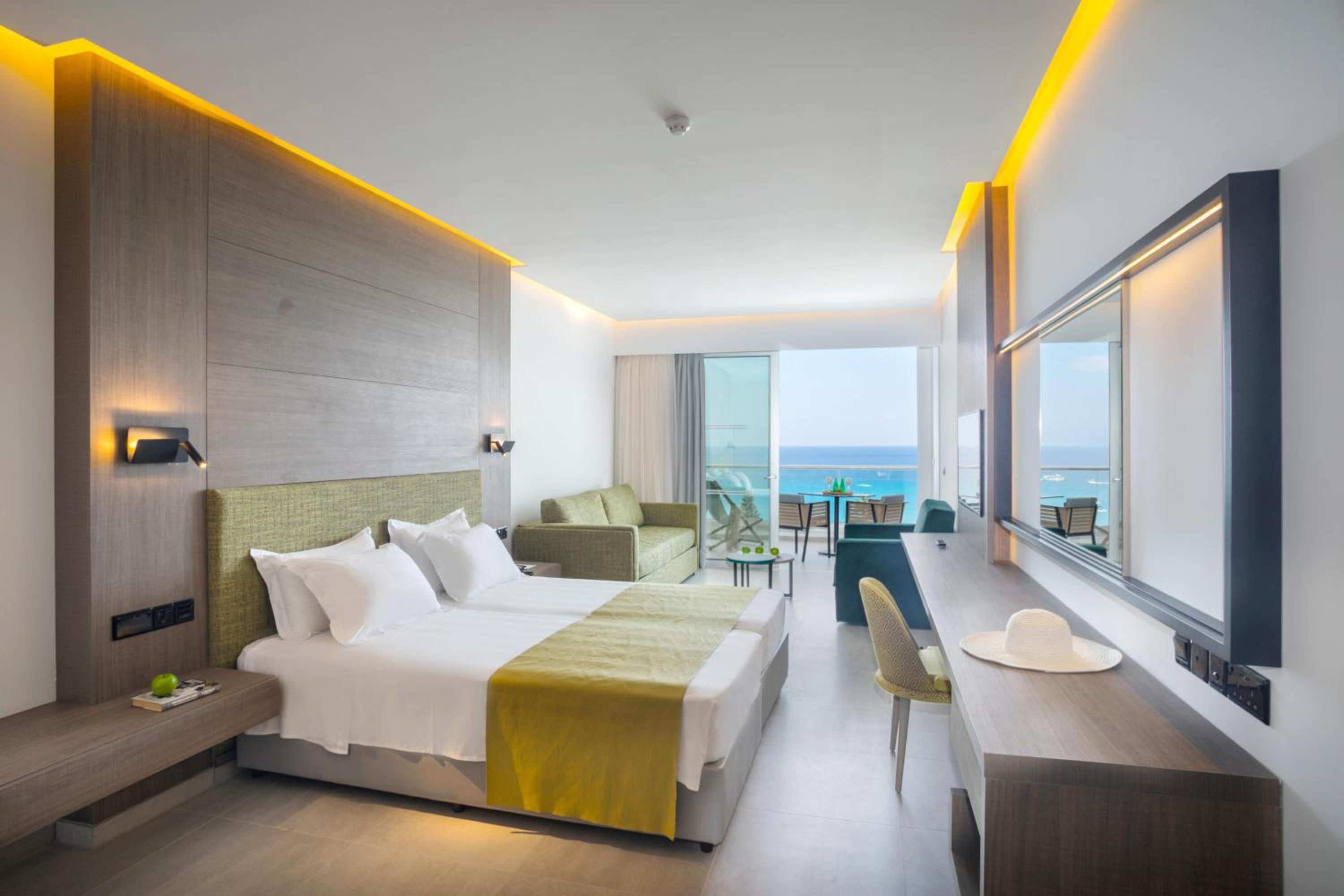 Elite Family Suite - Photo 1