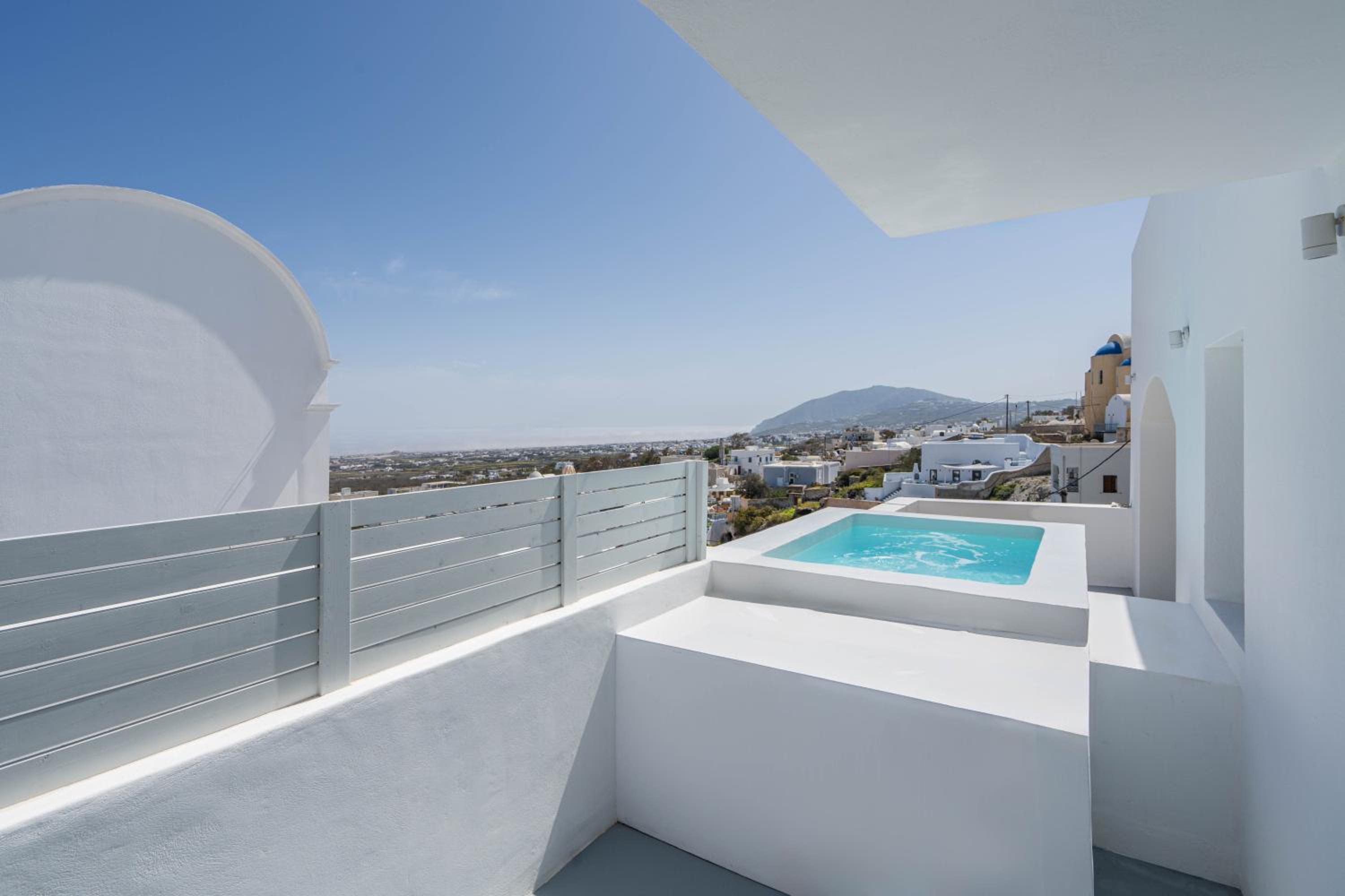 Honeymoon Suite with Sea View, Private Jacuzzi & Steam Room - C1 - Photo 2