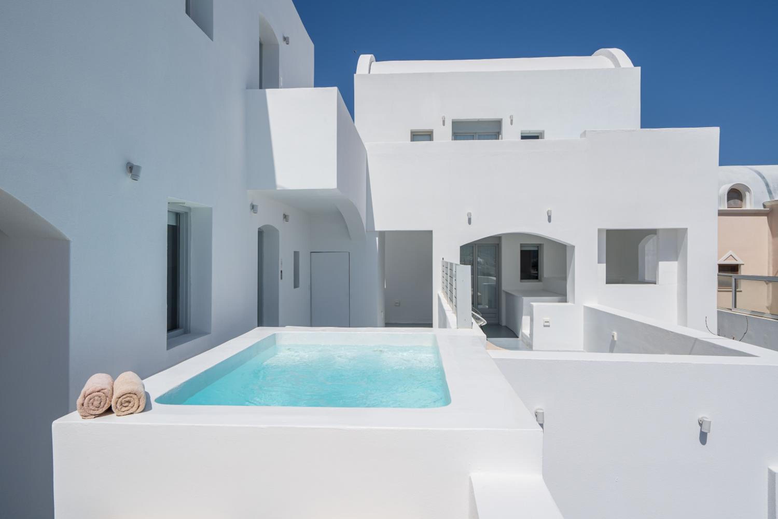 Honeymoon Suite with Sea View, Private Jacuzzi & Steam Room - C1 - Photo 3