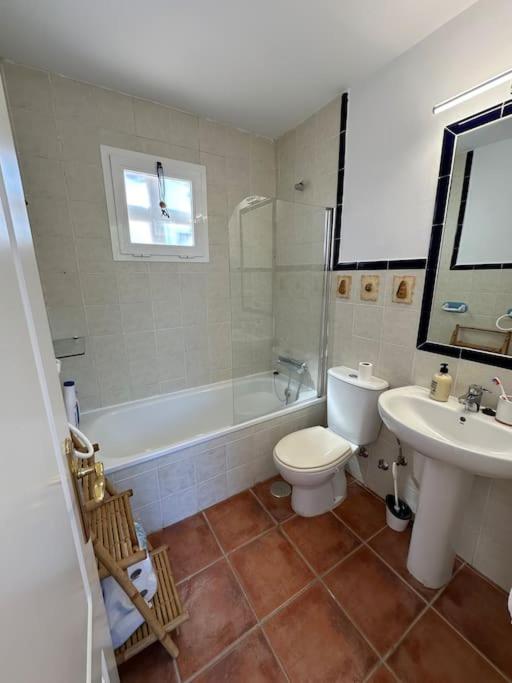 Three-Bedroom House photo 2