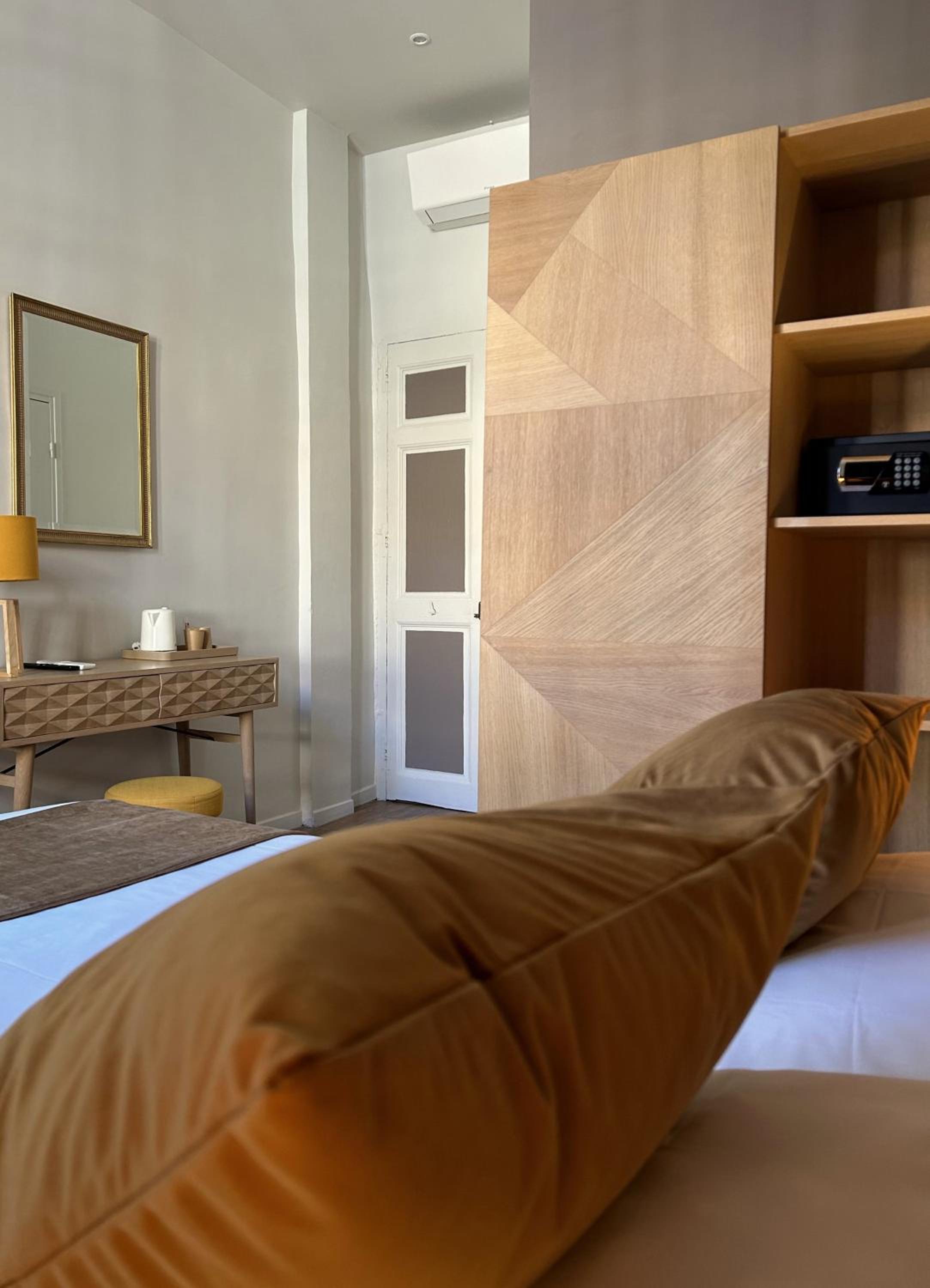 Double Room - Photo 6
