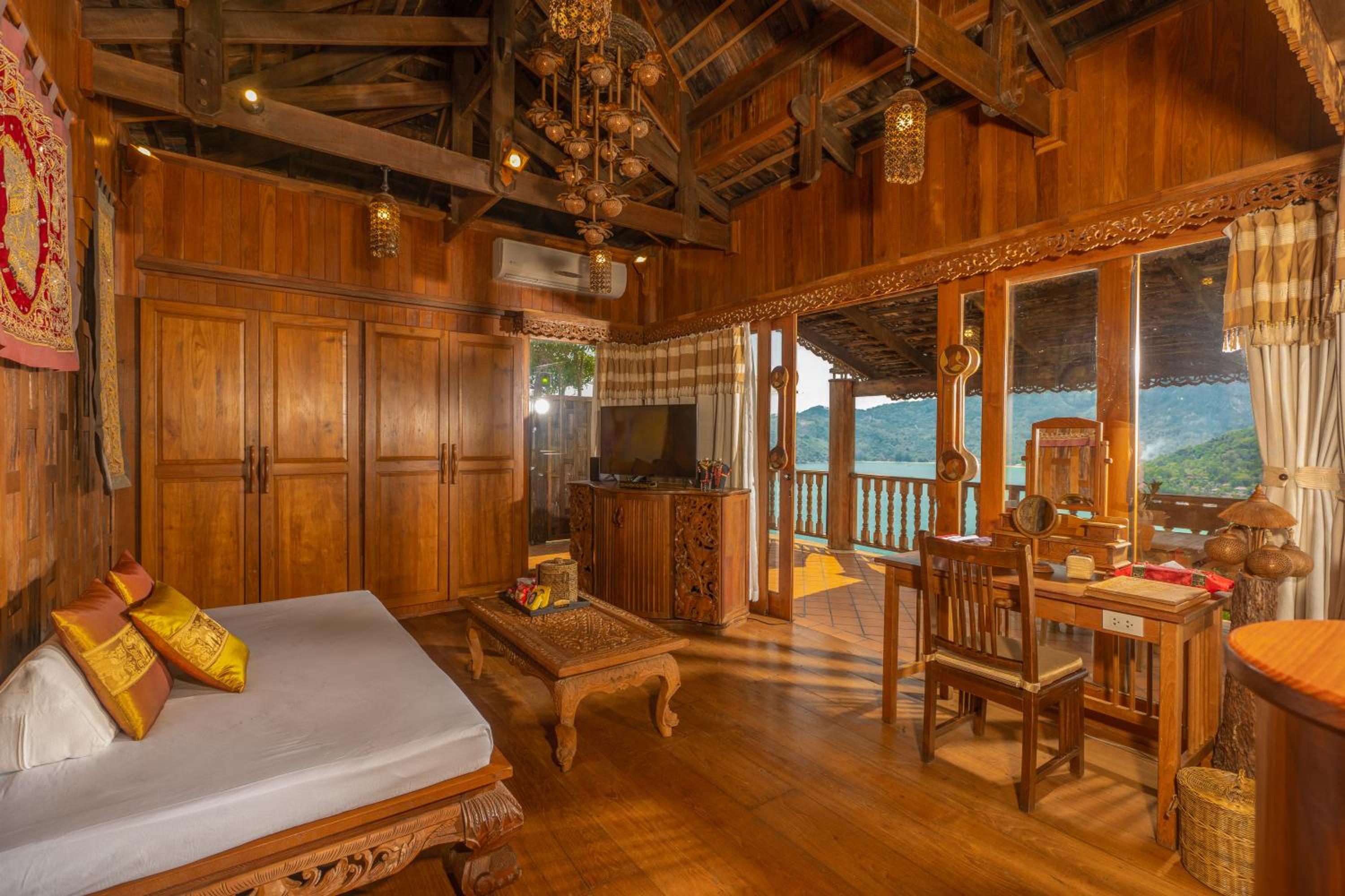Royal Grand Pool Villa - Photo 4