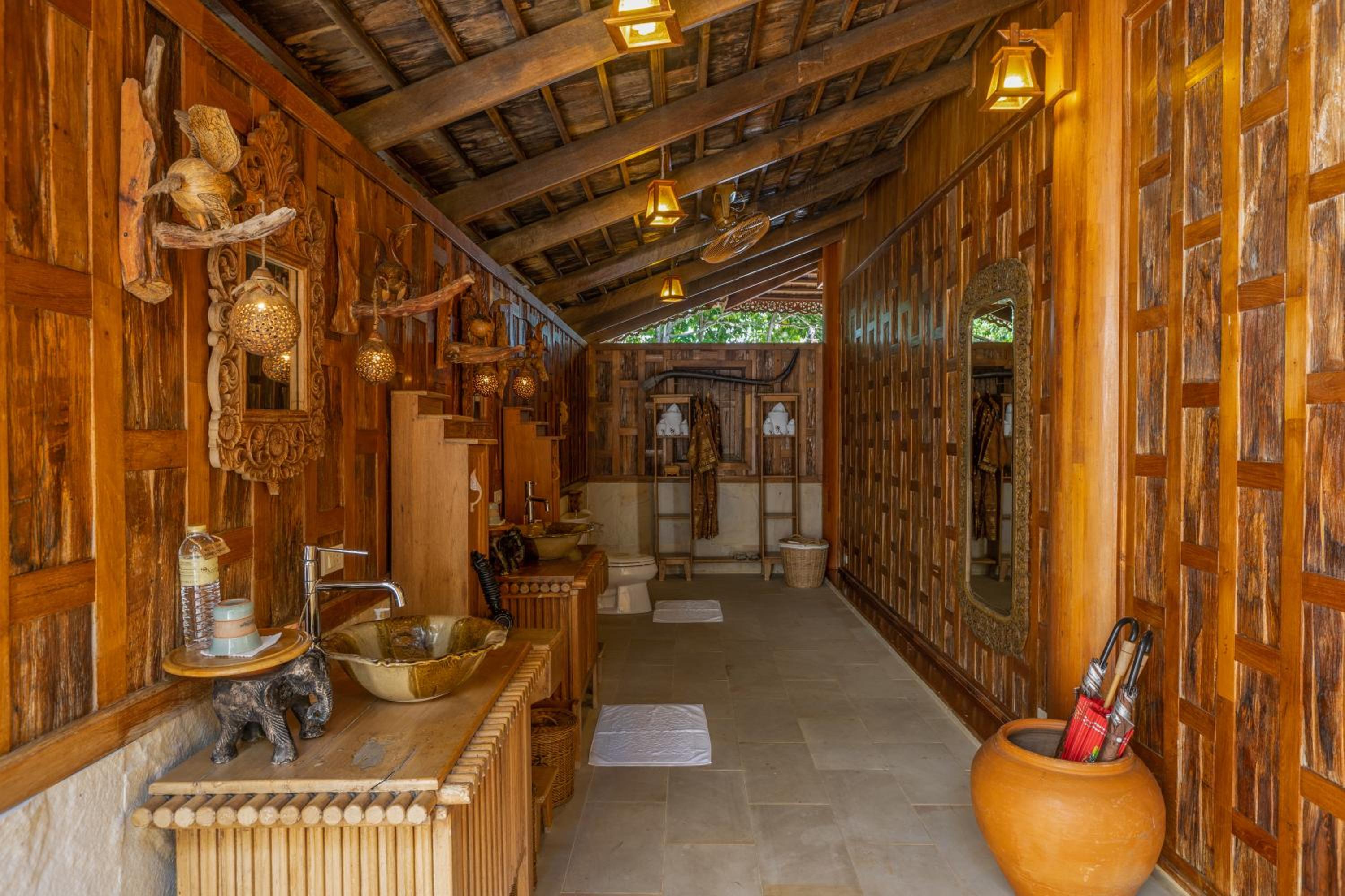 Royal Grand Pool Villa - Photo 2
