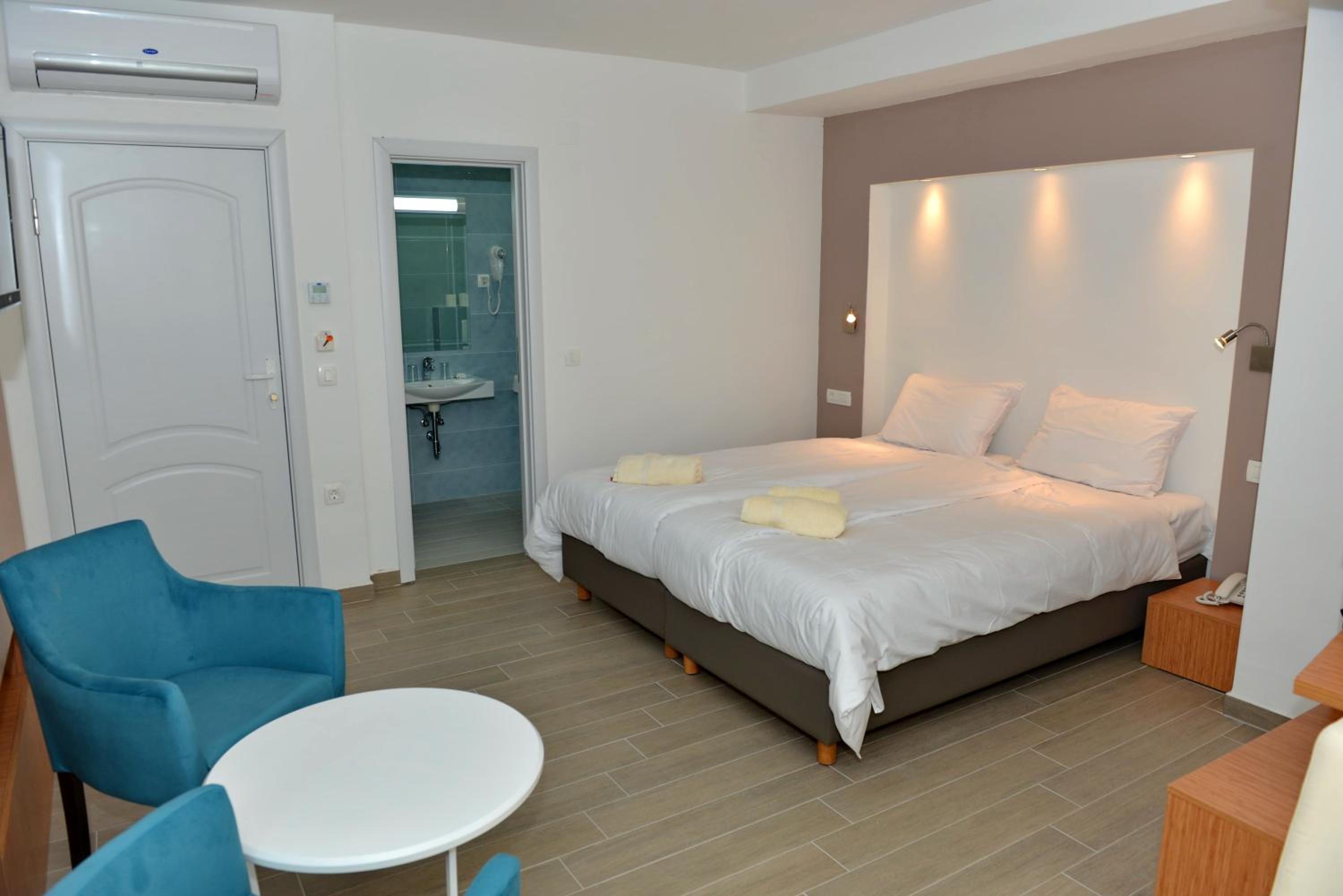 Triple Room - Photo 6