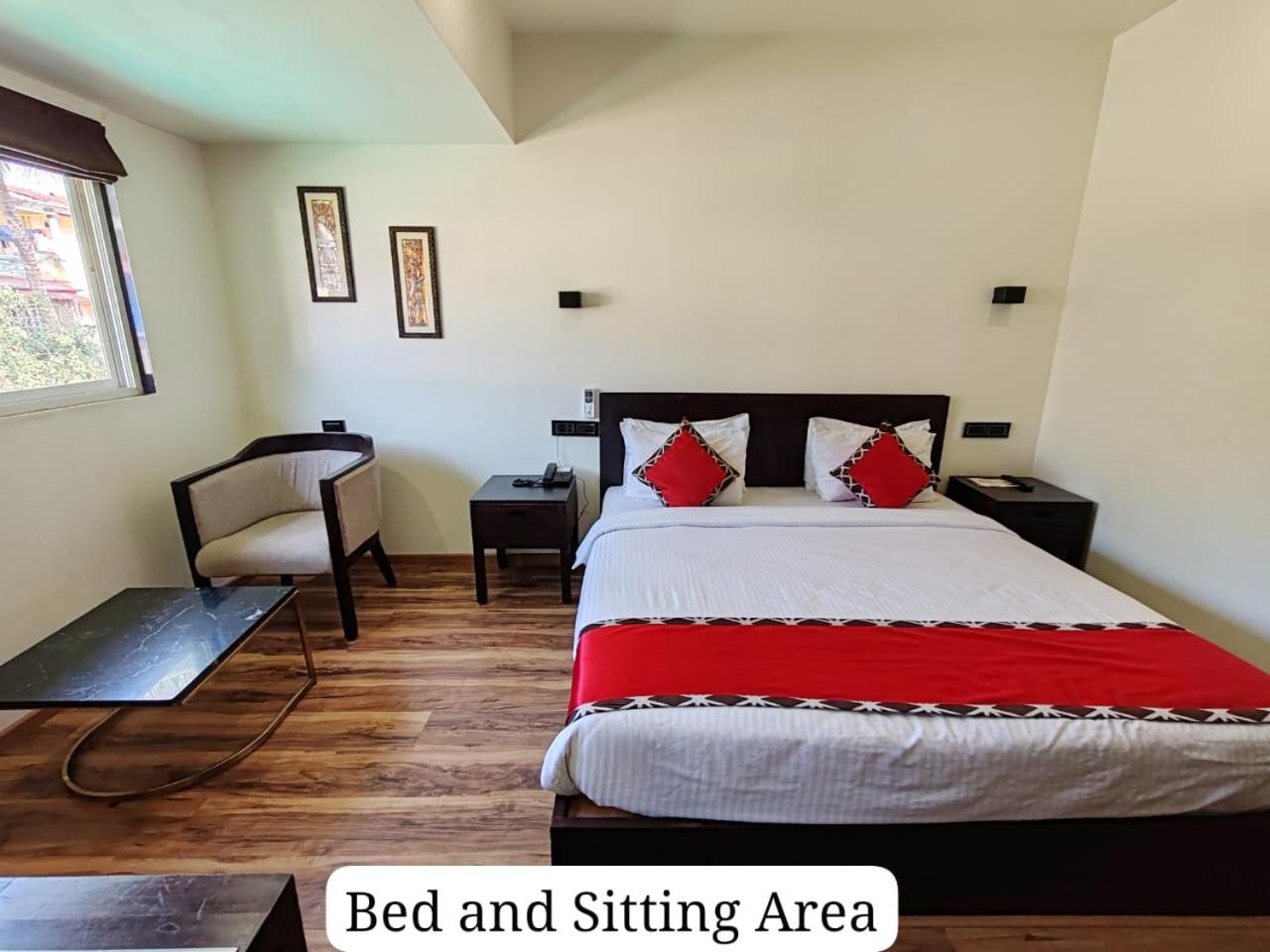 Deluxe Double Room (2 Adults + 1 Child)