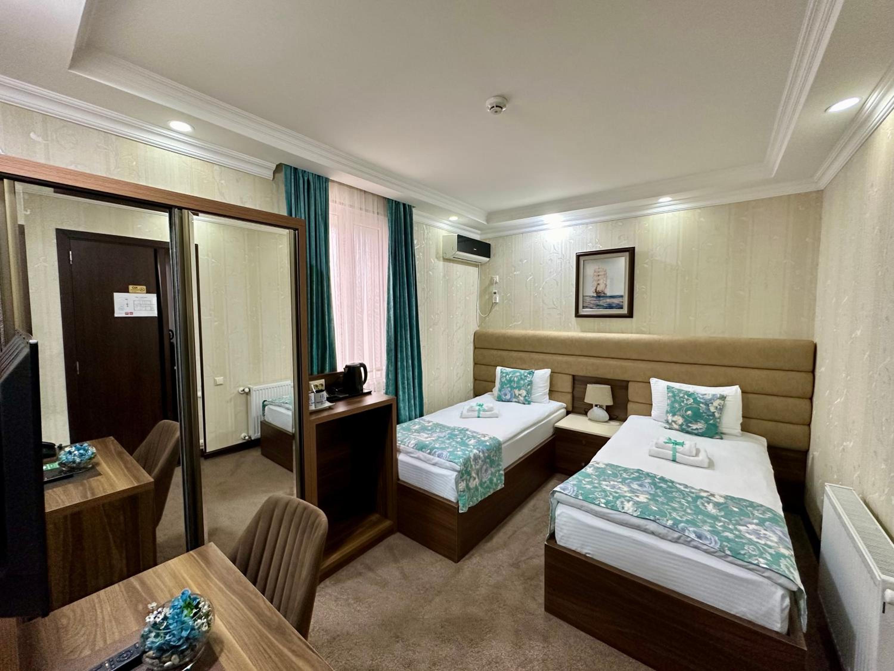 Large Twin Room