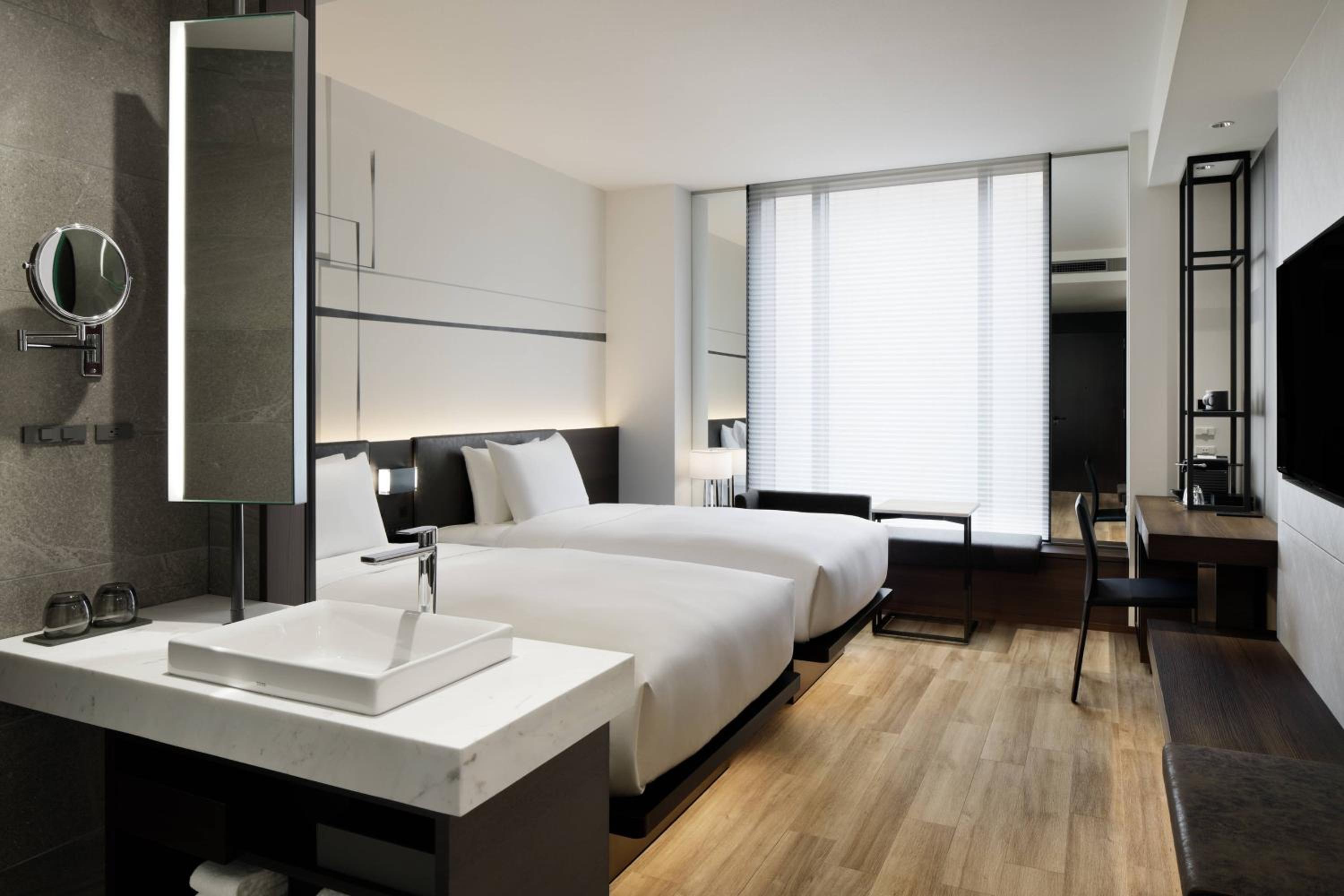 Superior Large Twin Room photo 1