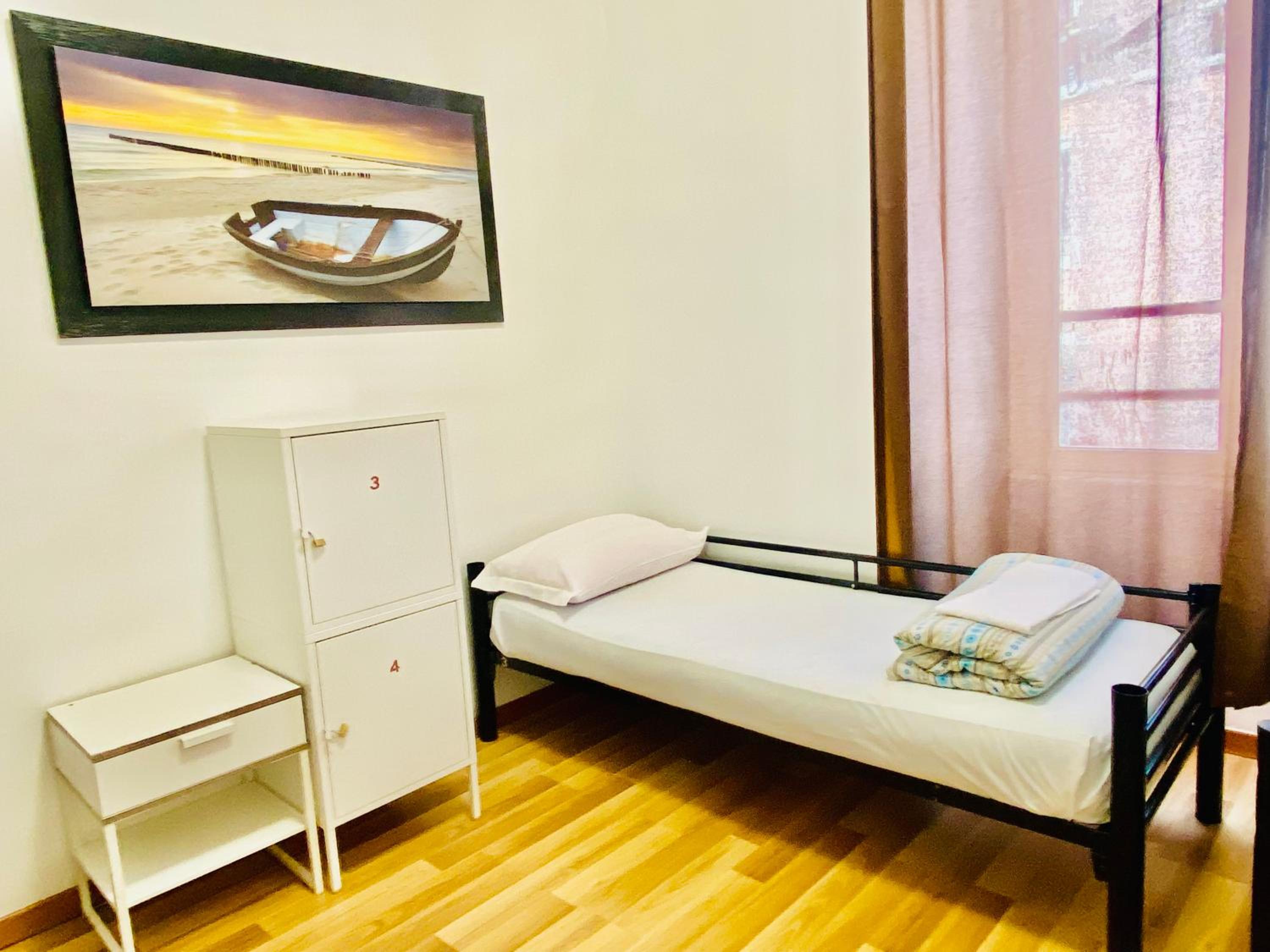Bed in 4-Bed Female Dormitory Room photo 1