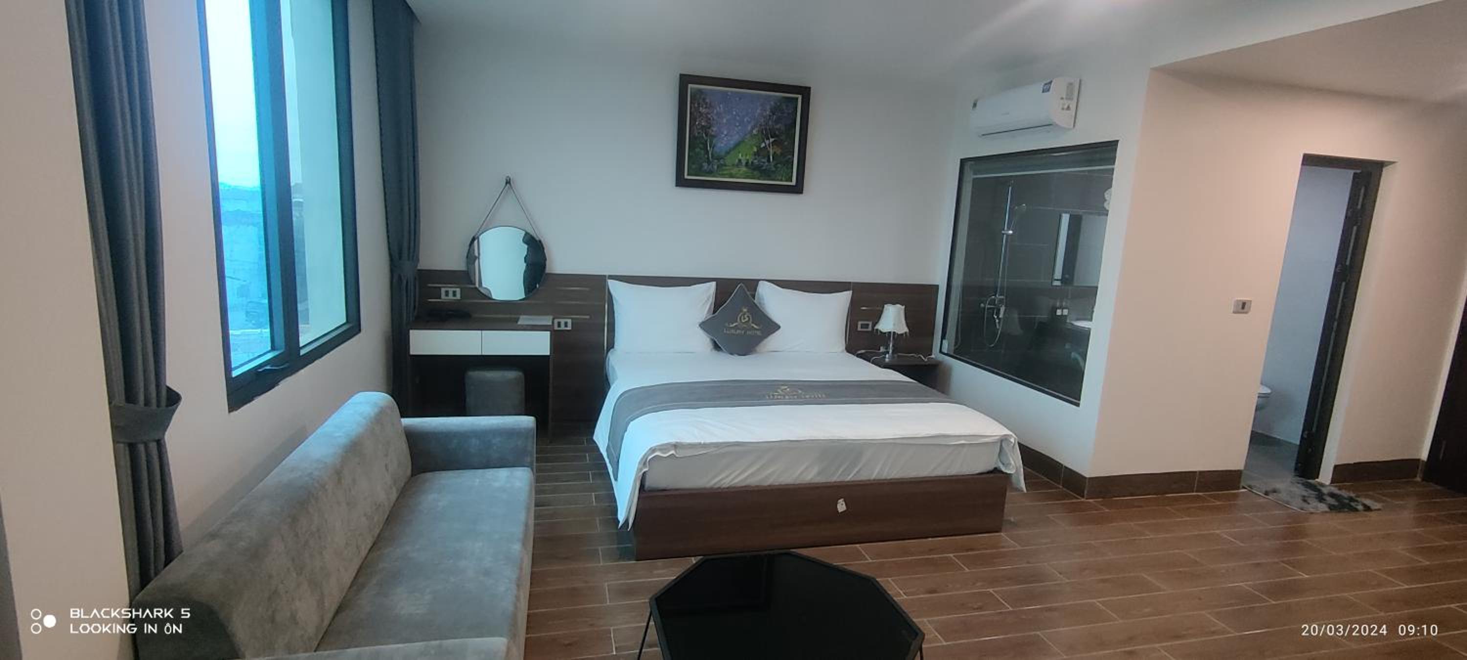 King Suite With Balcony photo 2