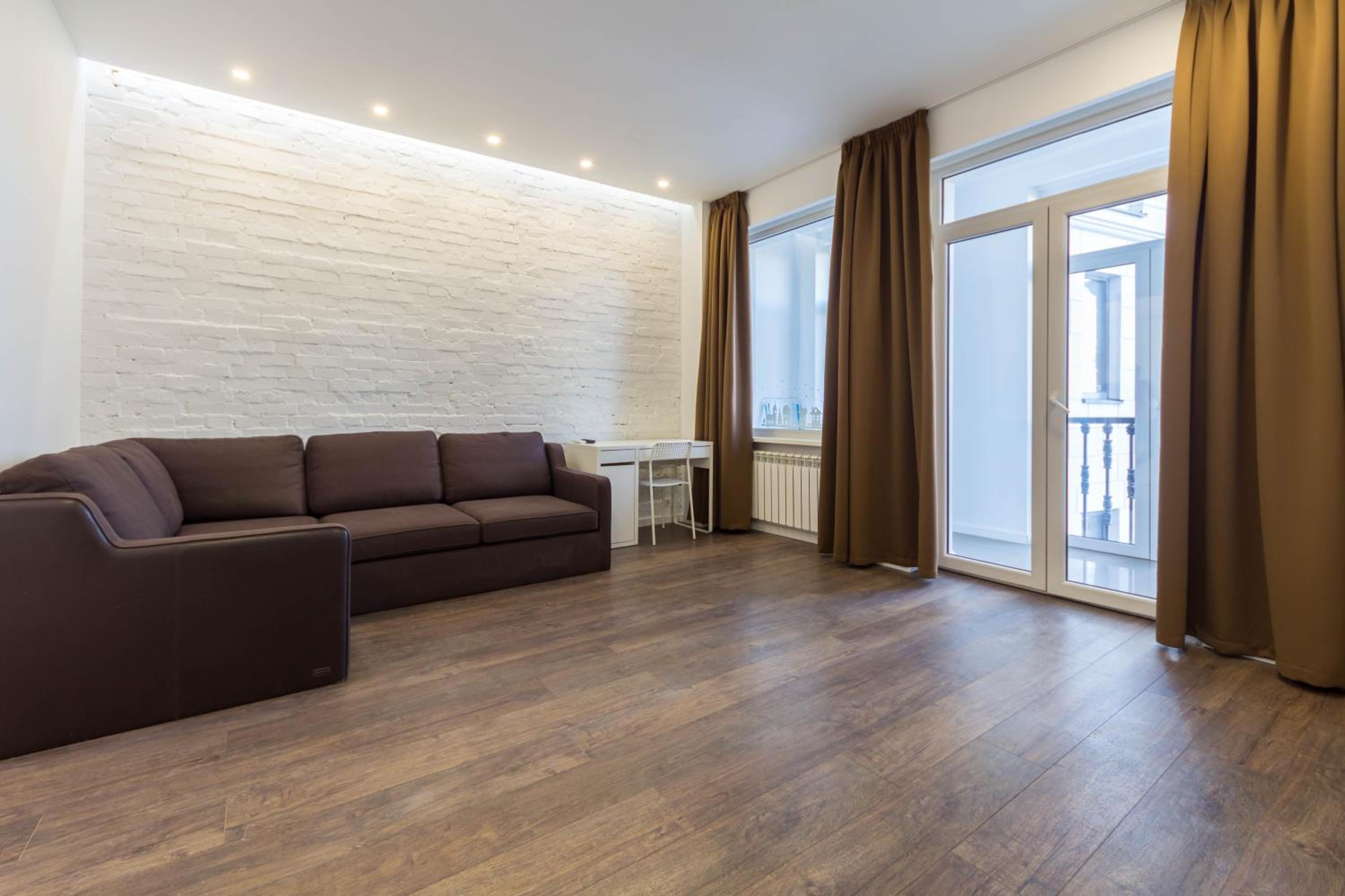 One-Bedroom Apartment with Balcony - Prorizna, 10