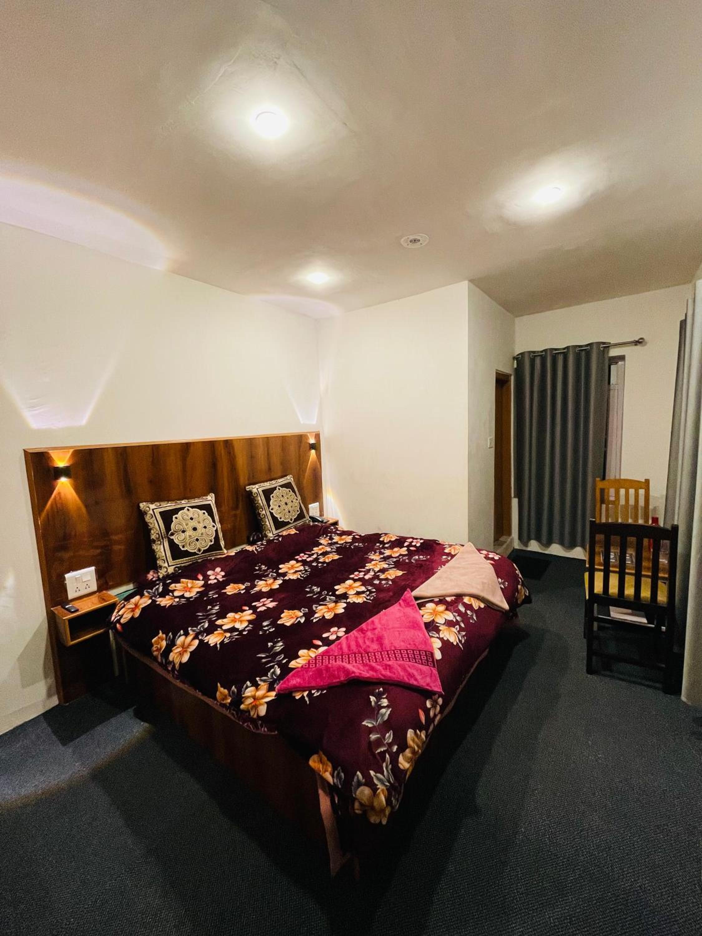 Deluxe Double Room With Balcony photo 2