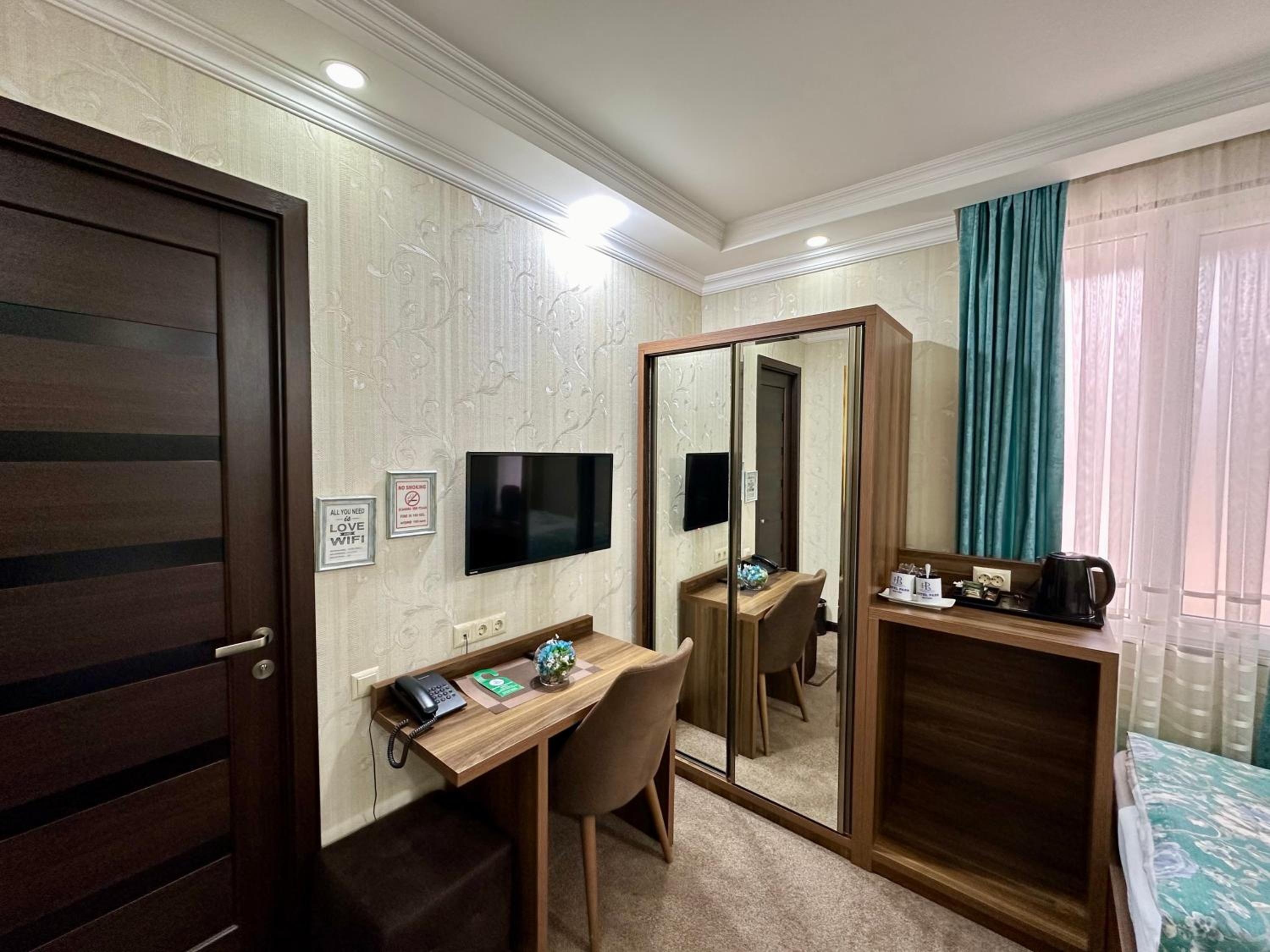 Large Twin Room photo 2