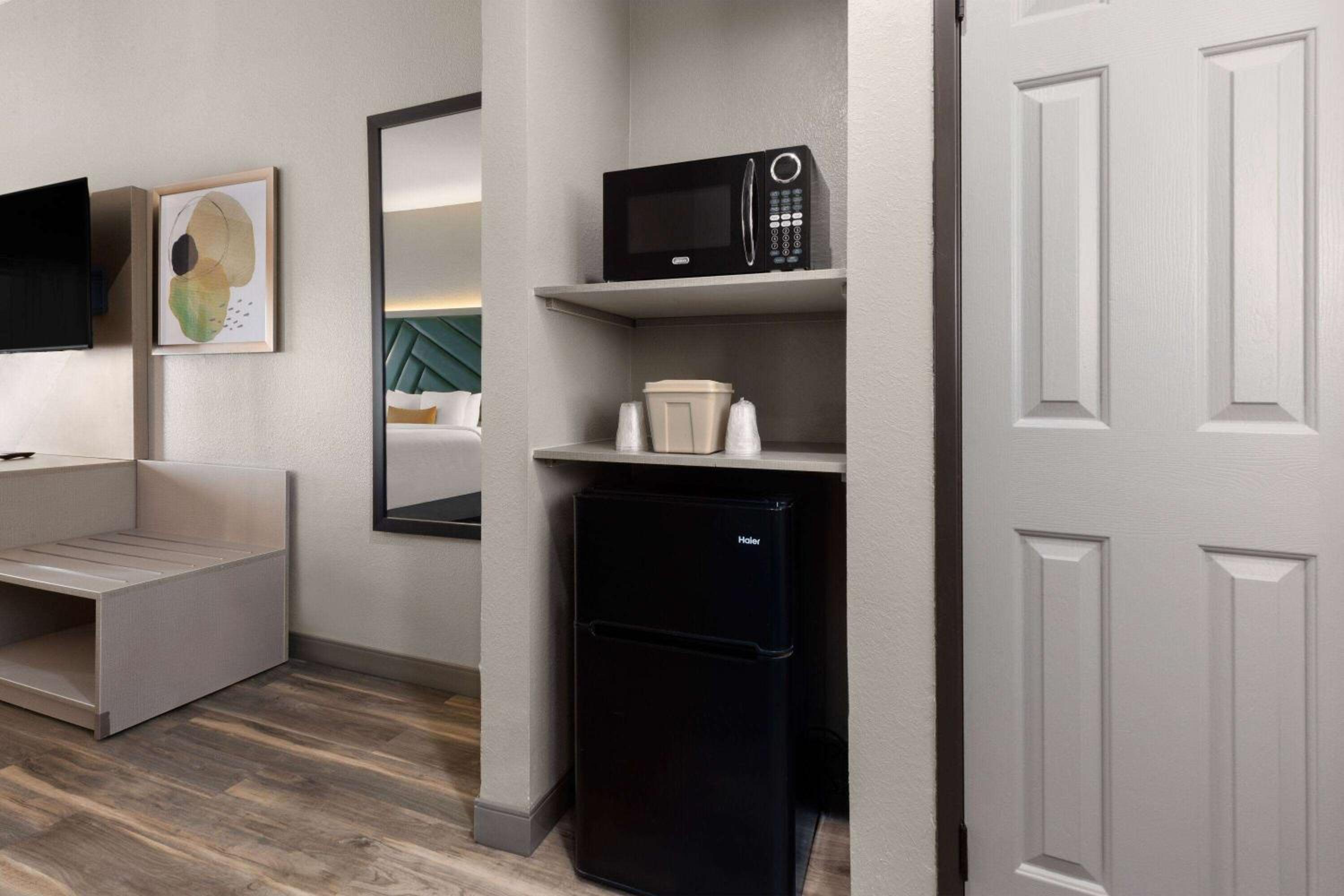 King Room - Hearing Accessible/Non-Smoking - Photo 1