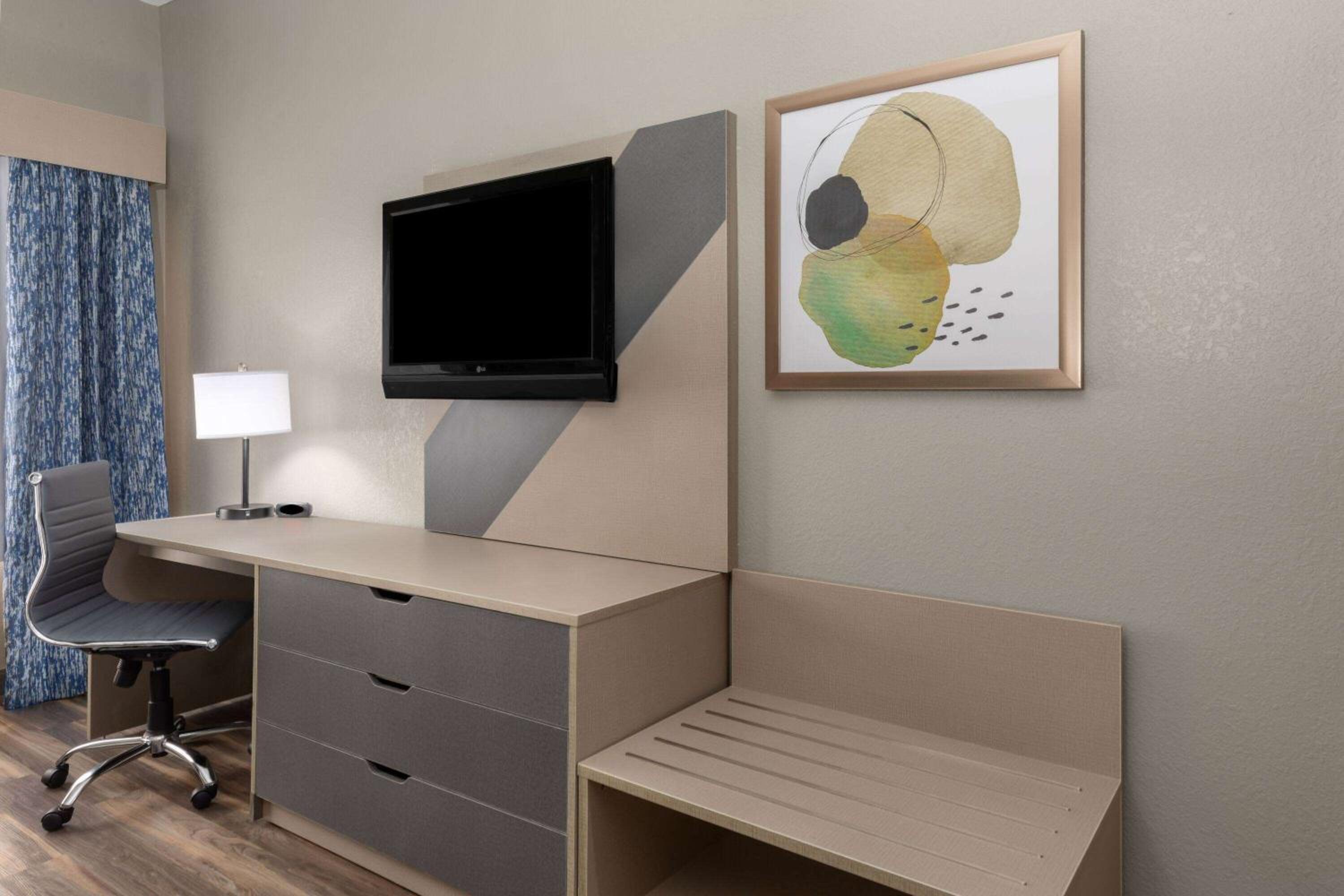 King Room - Disability Access/Non-Smoking - Photo 1